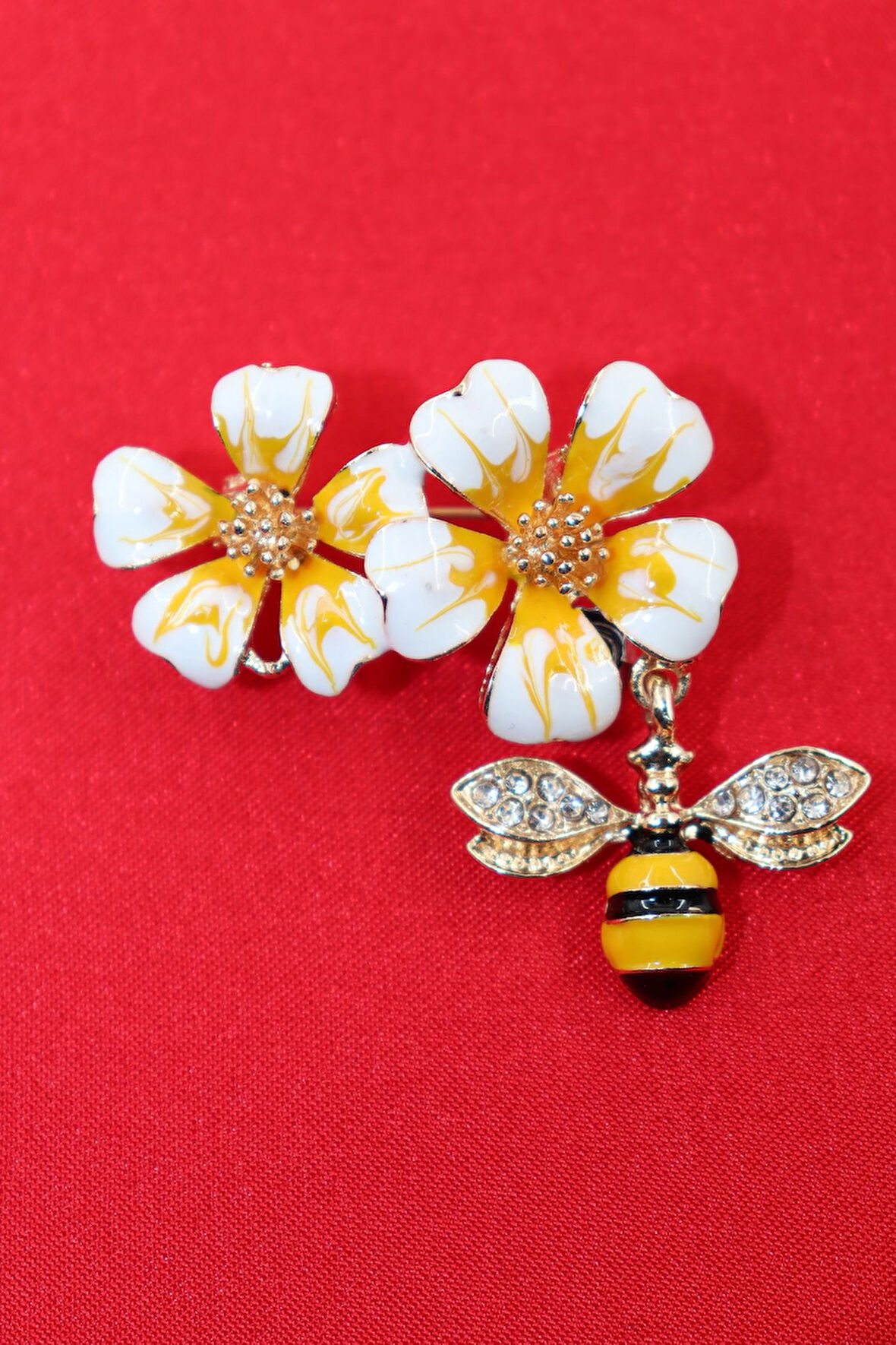 Arılı Fulya Çiçeği Broş. Taşlı Tasarım Broş. Kadın Broş. Broş. Erkek Broş. Arı Broş. Çiçek Broş.