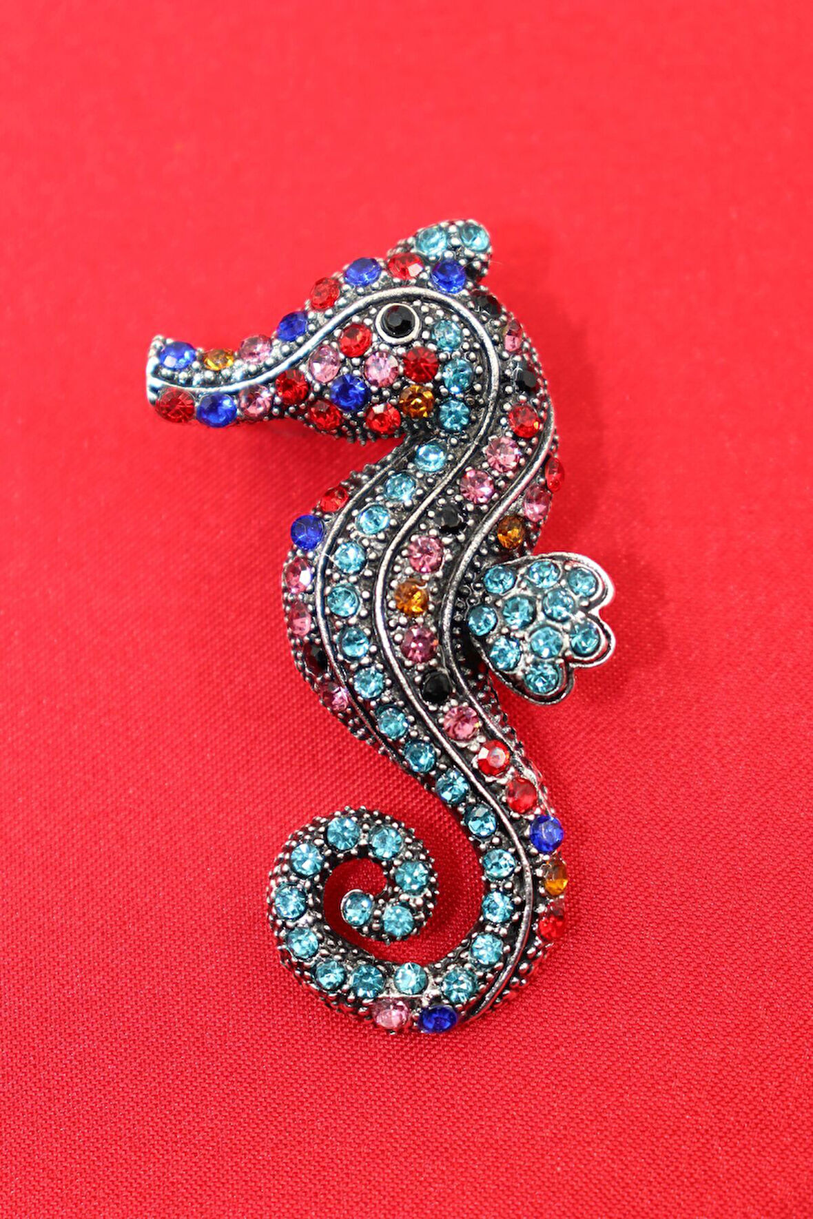 Deniz atı broş. Taşlı tasarım denizatı broş. Kadın broş. Broş. Erkek broş. Unisex.