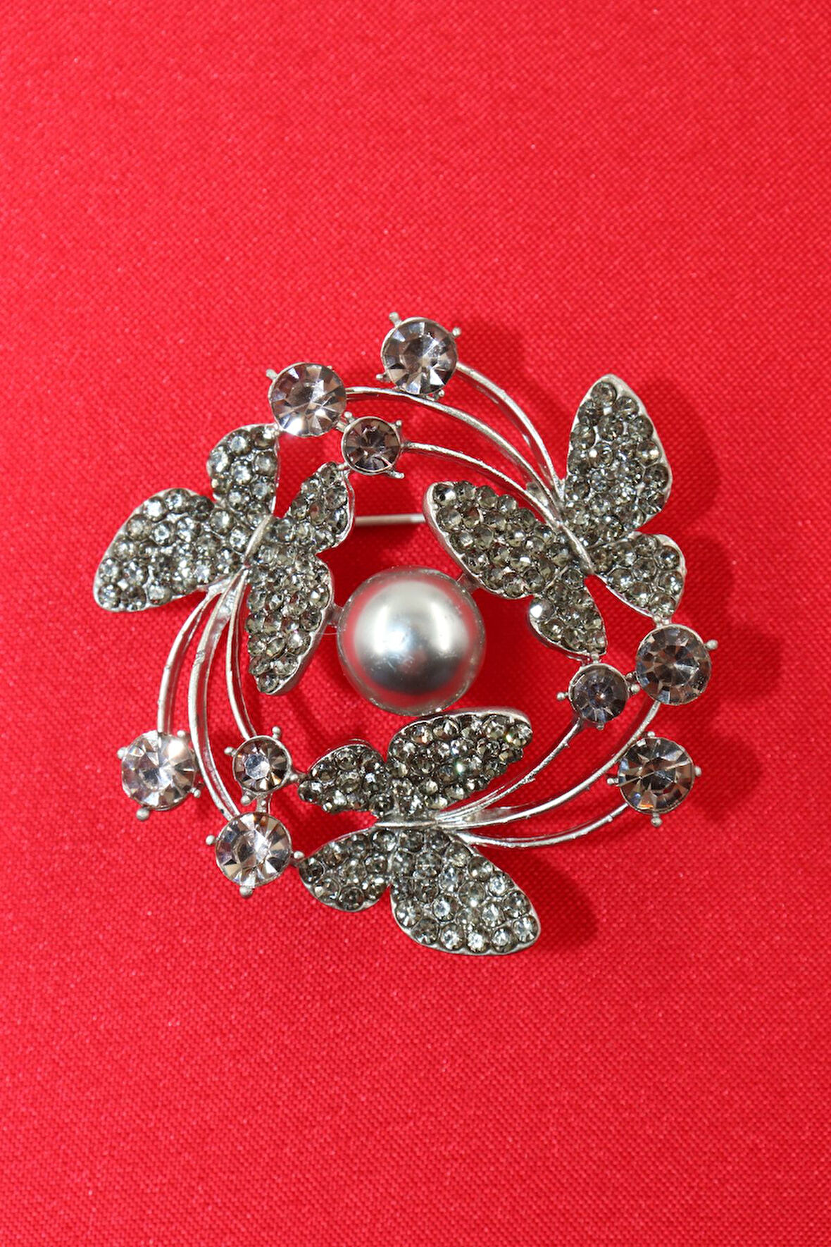 İncili Üçlü Kelebek Broş. Taşlı Broş. Yaka Iğnesi Broş. Kadın Broş. Kelebek Broş. Renk Gümüş Broş.