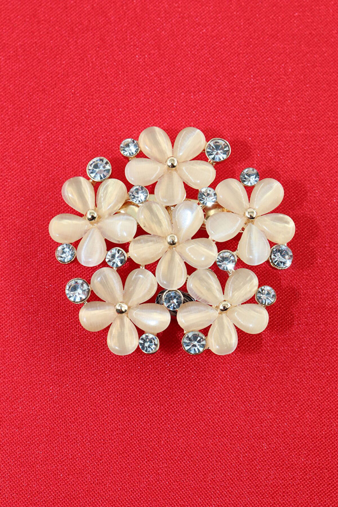 Düğün Çiçeği Broş. Tasarım Düğün Çiçeği Taşlı Broş. Yaka Iğnesi Broş. Kadın Broş. Çiçek Broş.