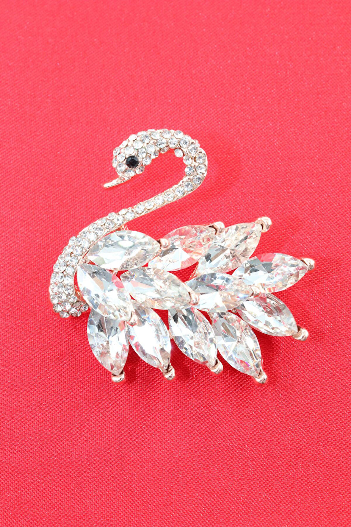 Kuğu Broş. Kadın Yaka Iğnesi Broş. Tasarım Kuğu Broş. Elmas Taşlı Broş. Kadın Broş. Broş