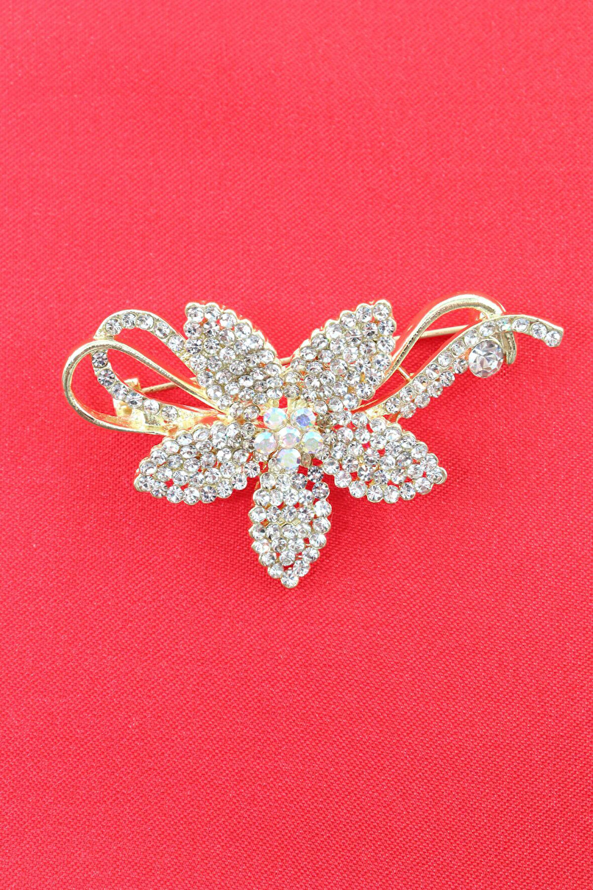 Yasemin çiçeği broş. Taşlı tasarım yasemin çiçeği broş. Yaka iğnesi broş. Kadın broş. Broş