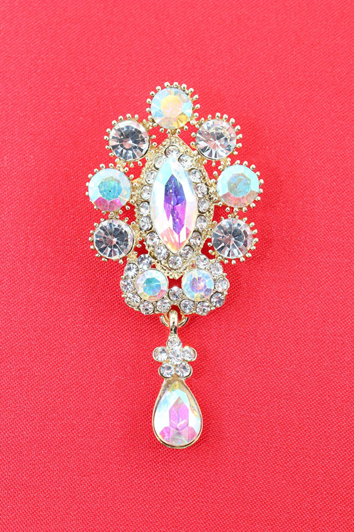 Su damlası broş. Pırlanta taşlı su damlası broş. Yaka iğnesi broş. Kadın broş. Broş