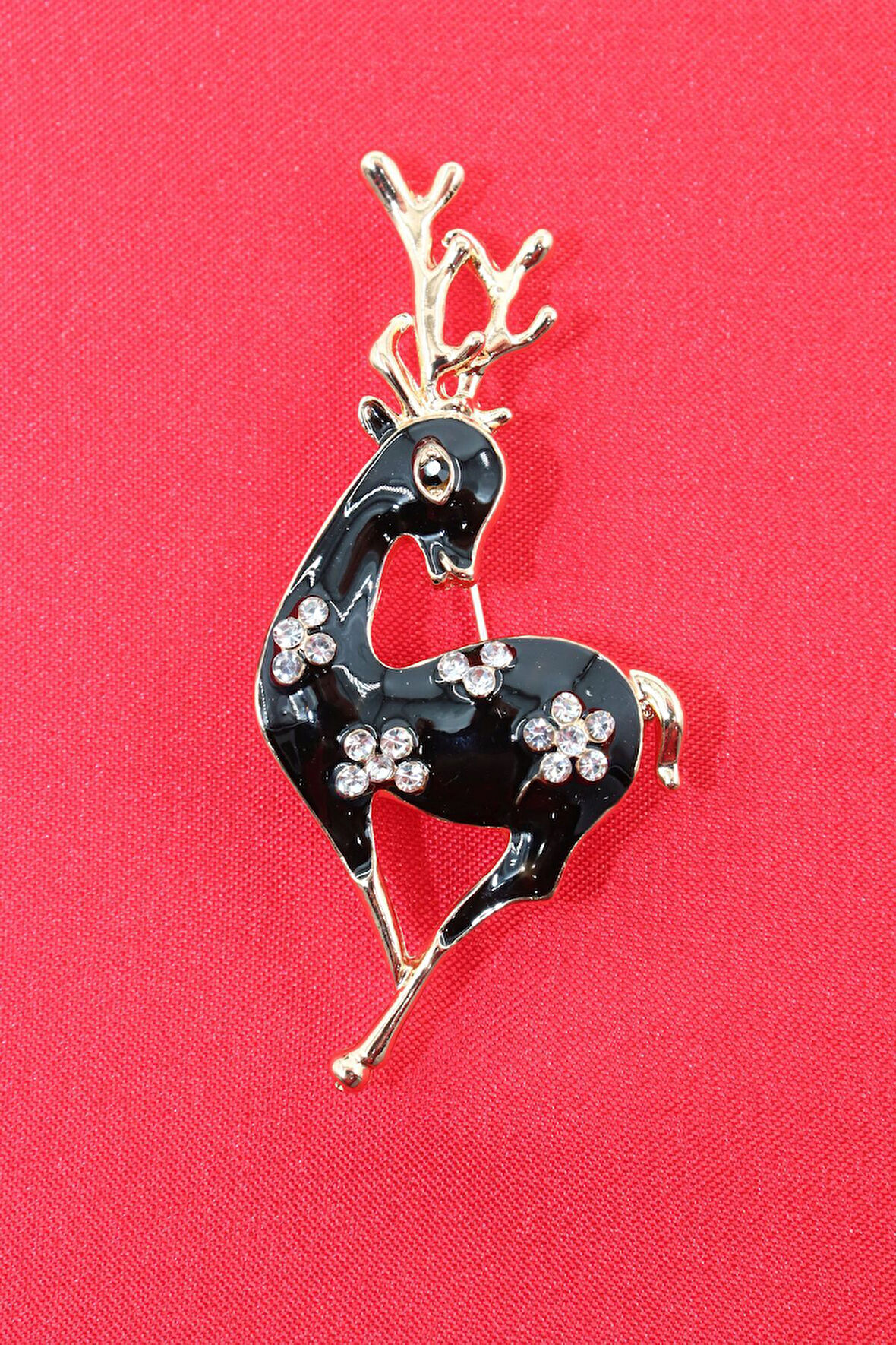 Geyik broş. Taşlı tasarım geyik broş. Yaka iğnesi broş. Kadın broş. Broş.