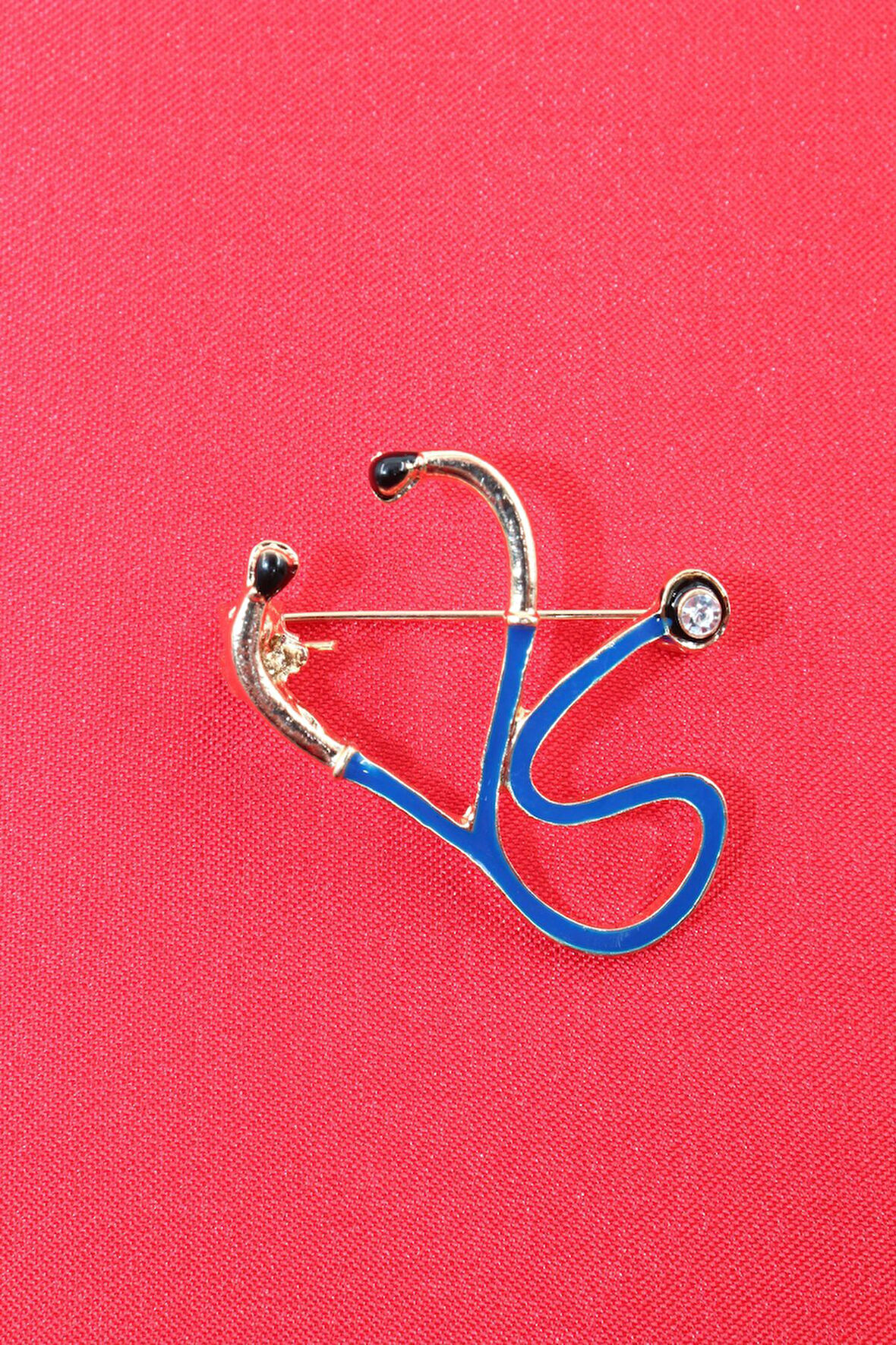 Stetoskop doktor broş. Taşlı tasarım stetoskop broş. Yaka iğnesi broş. Kadın broş. Erkek broş. Broş.