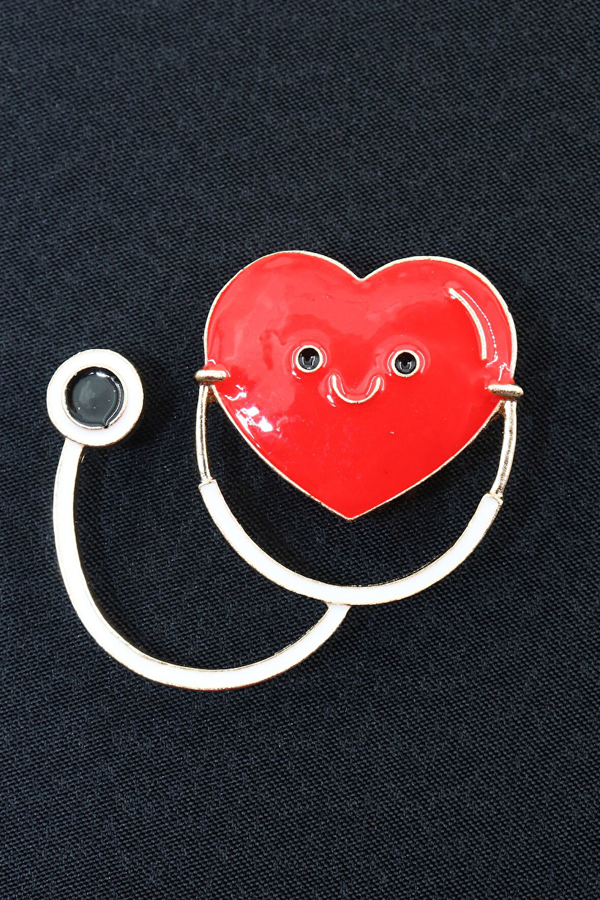 Kalpli stetoskop broş. Yaka iğnesi stetoskop broş. Kadın broş. Erkek broş. Broş. Unisex