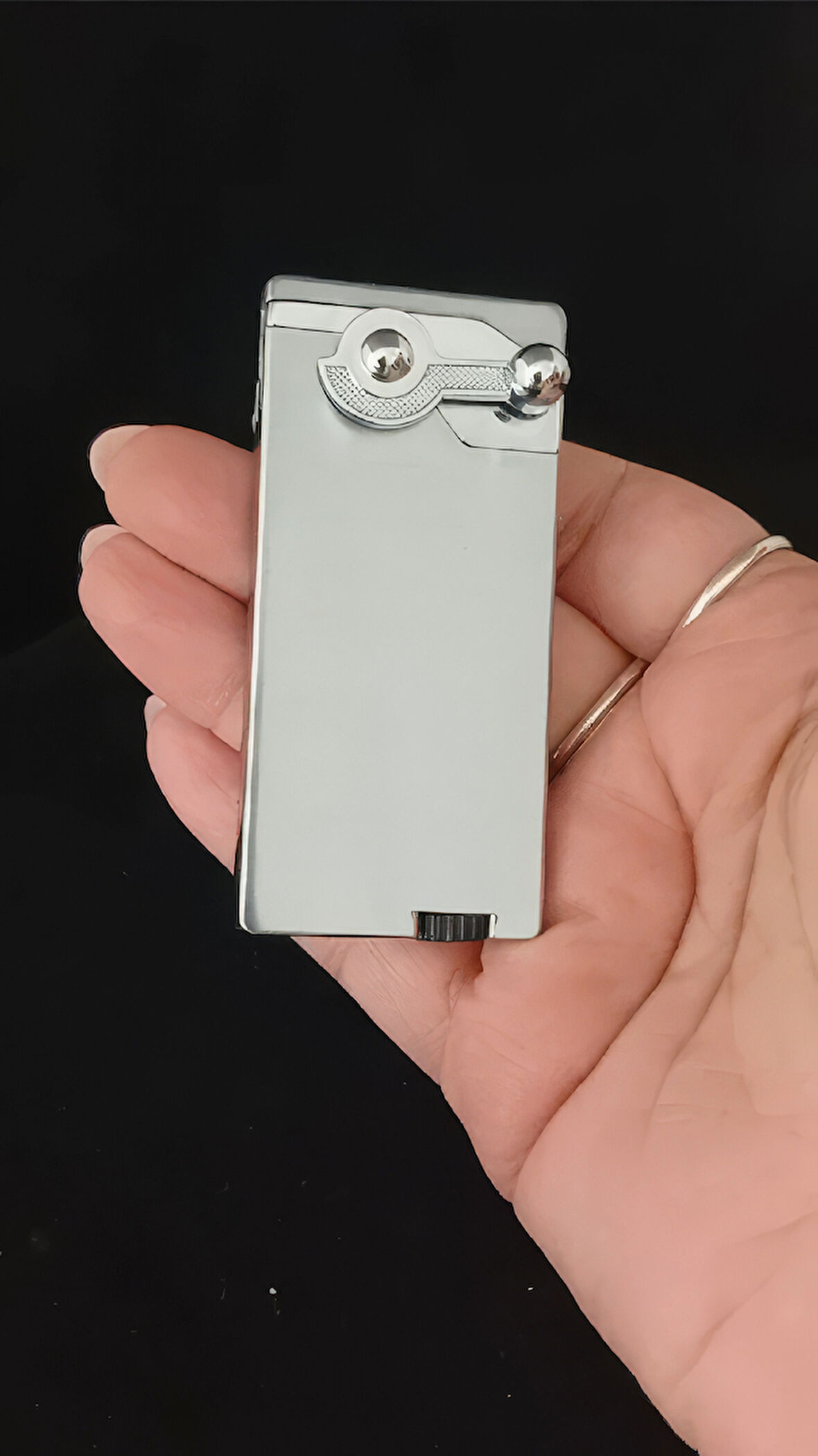 Minimalist İnce Slim Gümüş Renk Yenilikçi Gazlı Jet Alev Çakmak