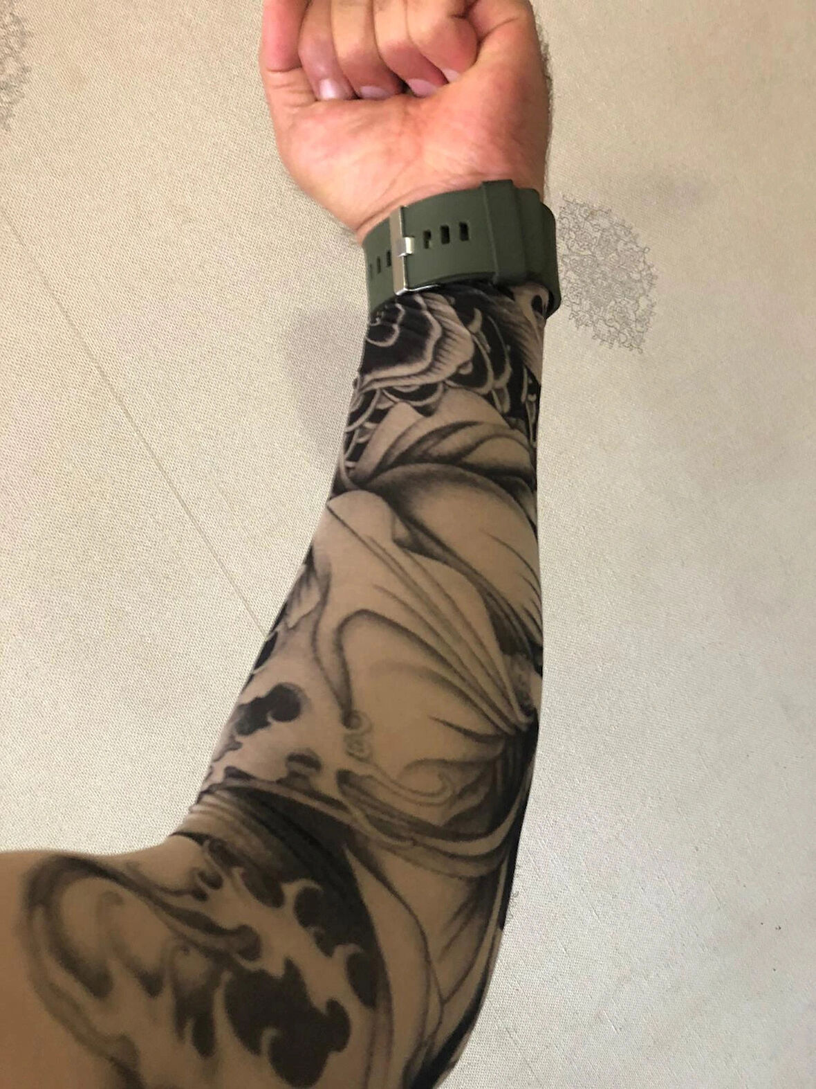 Giyilebilir Çorap Dövme Alev Dövmesi Çift Kol