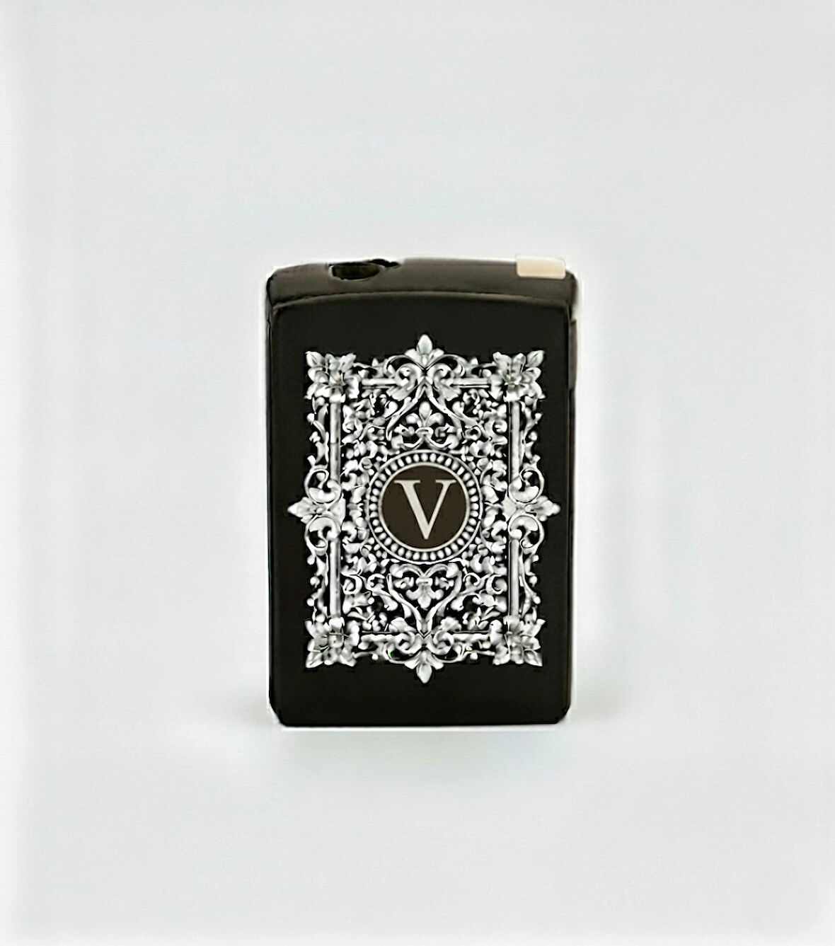 V Harfli Detaylı Kişiye Özel Harf Baskılı Gazlı Çakmak