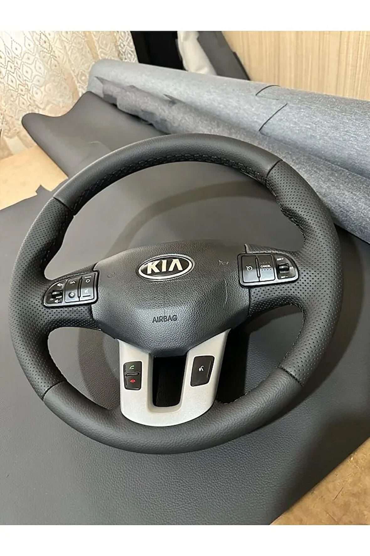 KİA SPORTAGE 2011-2014 ARACA ÖZEL Uyumlu  DİREKSİYON KILIFI (FABRİKASYON DERİSİ ÜZERİNE YAPILACAK)