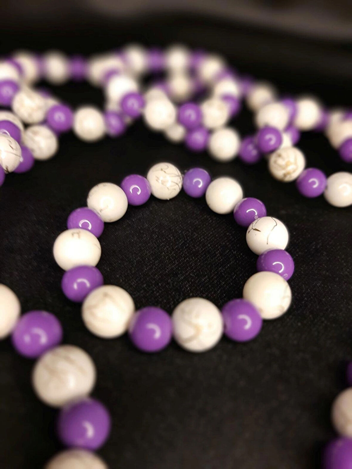 MRYart Mor Beyaz Renkli Plastik Boncuklu Şık Bileklik Elastik Tasarım