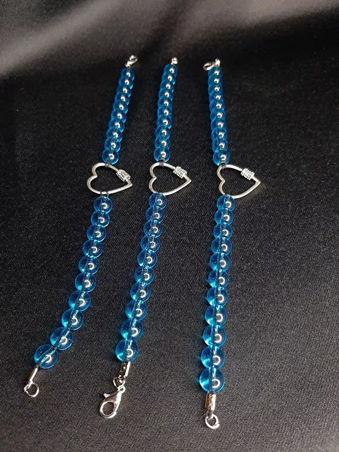 MRYart MİRAY Saydam Boncuklu Kalp Kolye – Zarif ve Şık Aksesuar