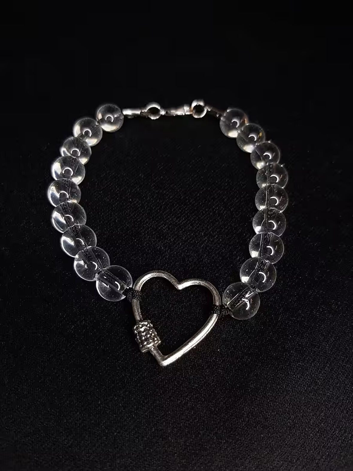 MRYart  MİRAY Saydam Boncuklu Kalp Kolye – Zarif ve Şık Aksesuar