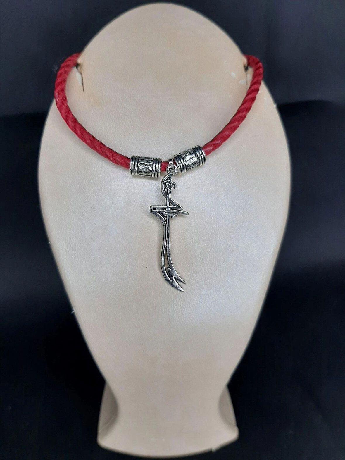 MRYart Kırmızı Deri İpli Zülfikar Kılıç Detaylı Unisex Bileklik – Anlamlı ve Şık Tasarım