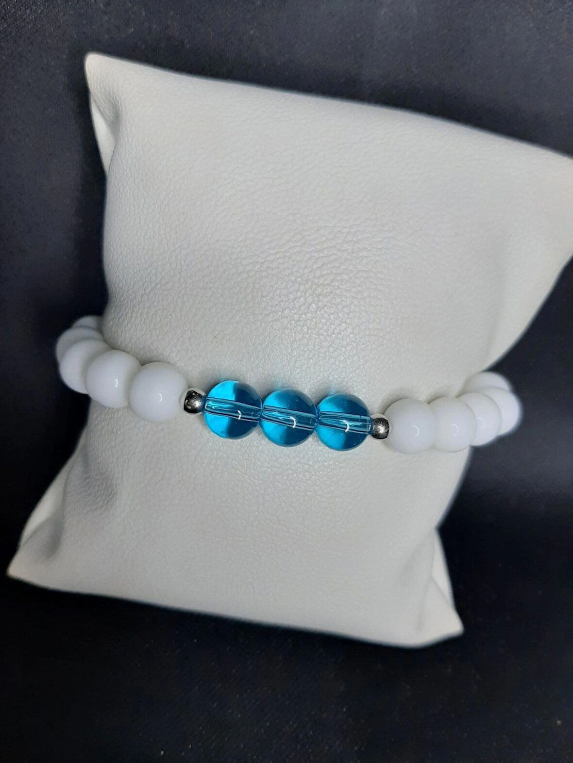 MRYart Beyaz Akik & Mavi Cam Boncuk Unisex Elastik Bileklik (8 mm)