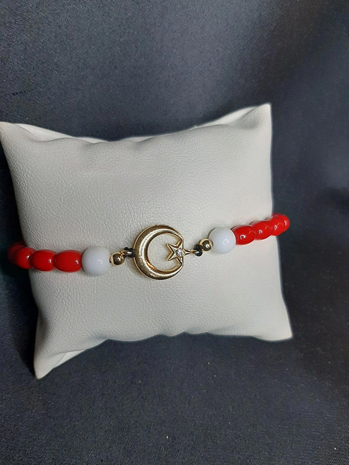 MRYart Kırmızı Beyaz Boncuklu Altın Rengi Ay Yıldızlı Ayarlanabilir Bileklik