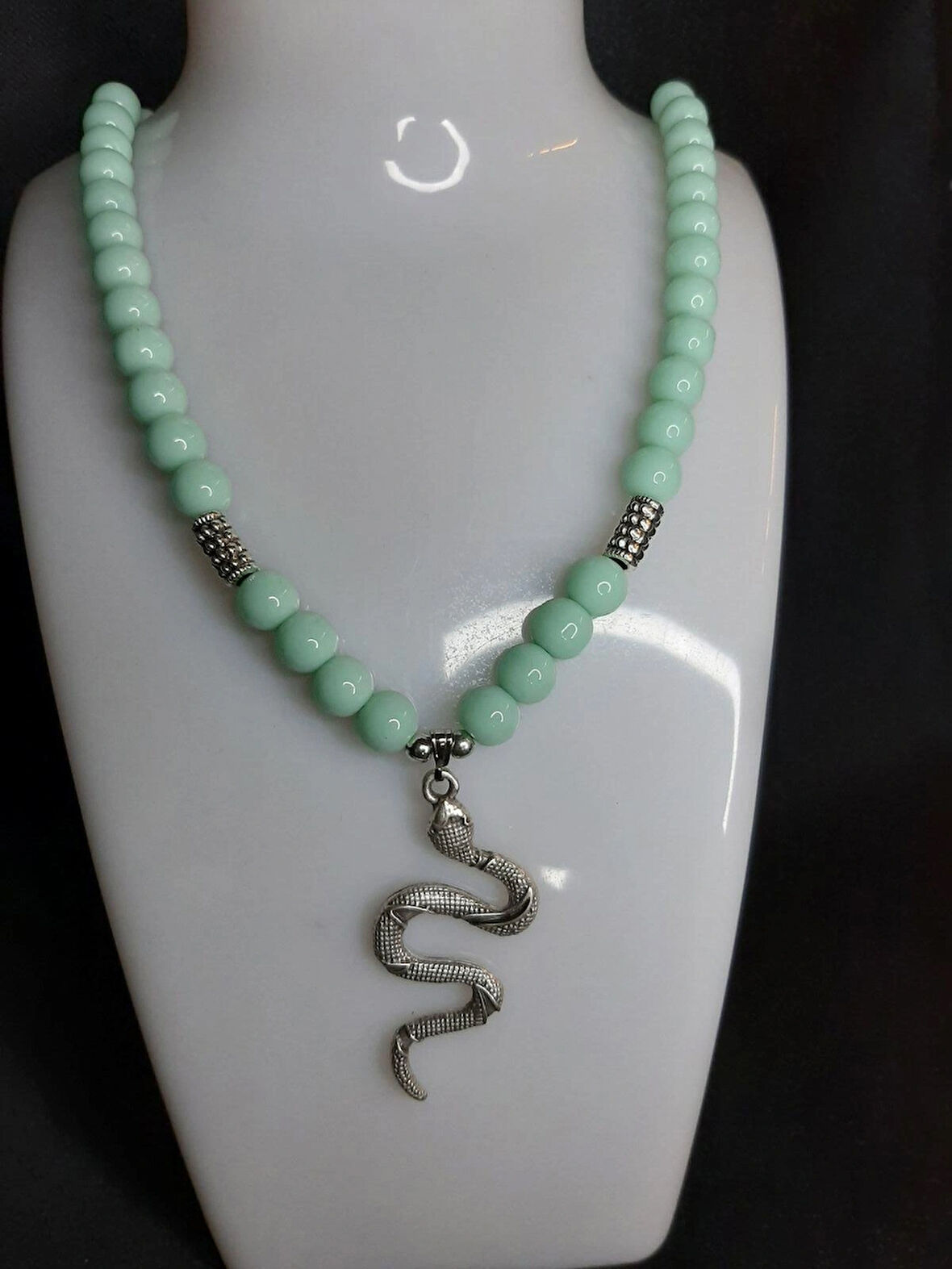 MRYart Su Yeşili Cam Boncuk ve Metal Yılan Detaylı Kolye