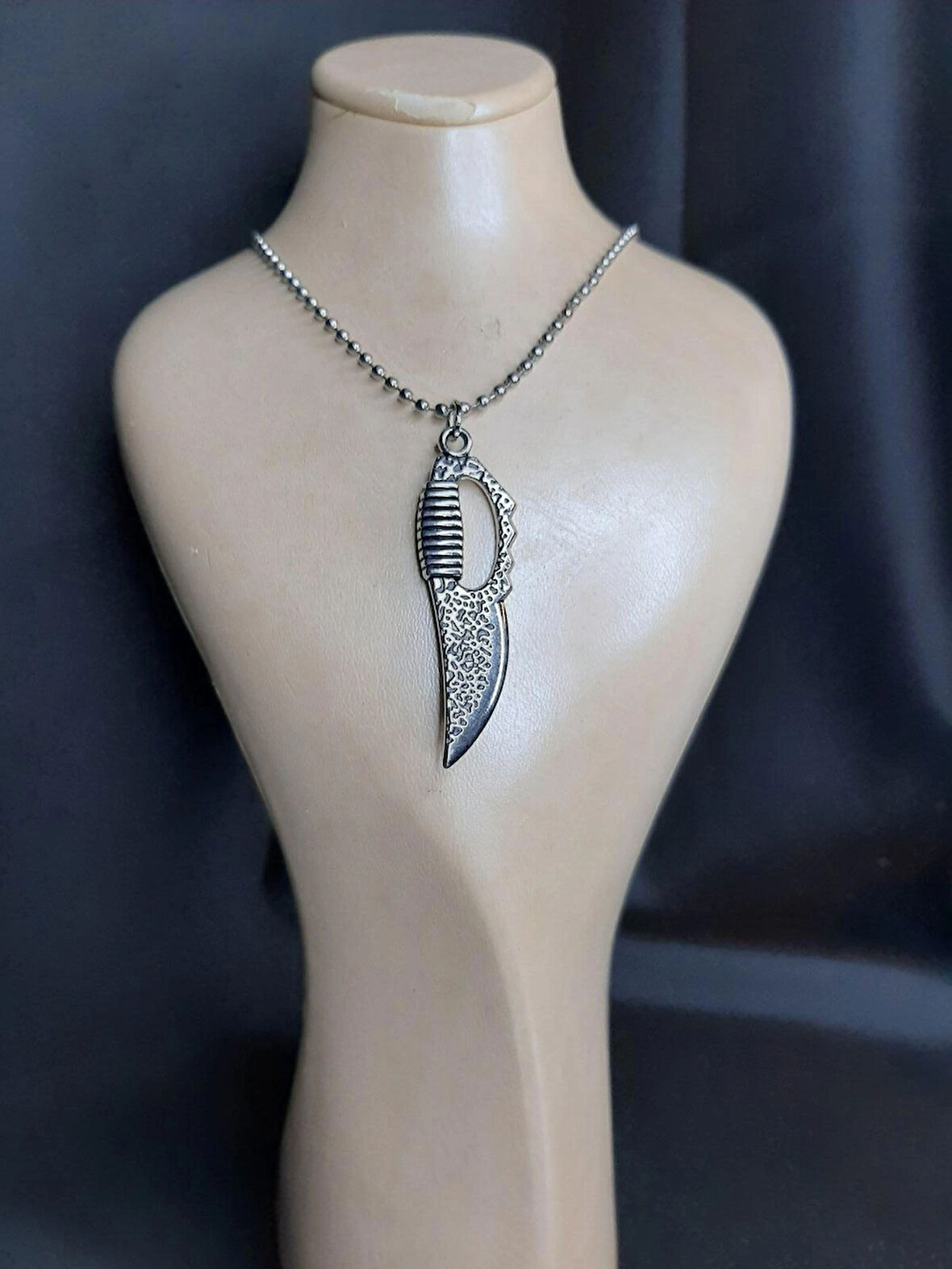 MRYart Bıçak Figürlü Metal Kolye