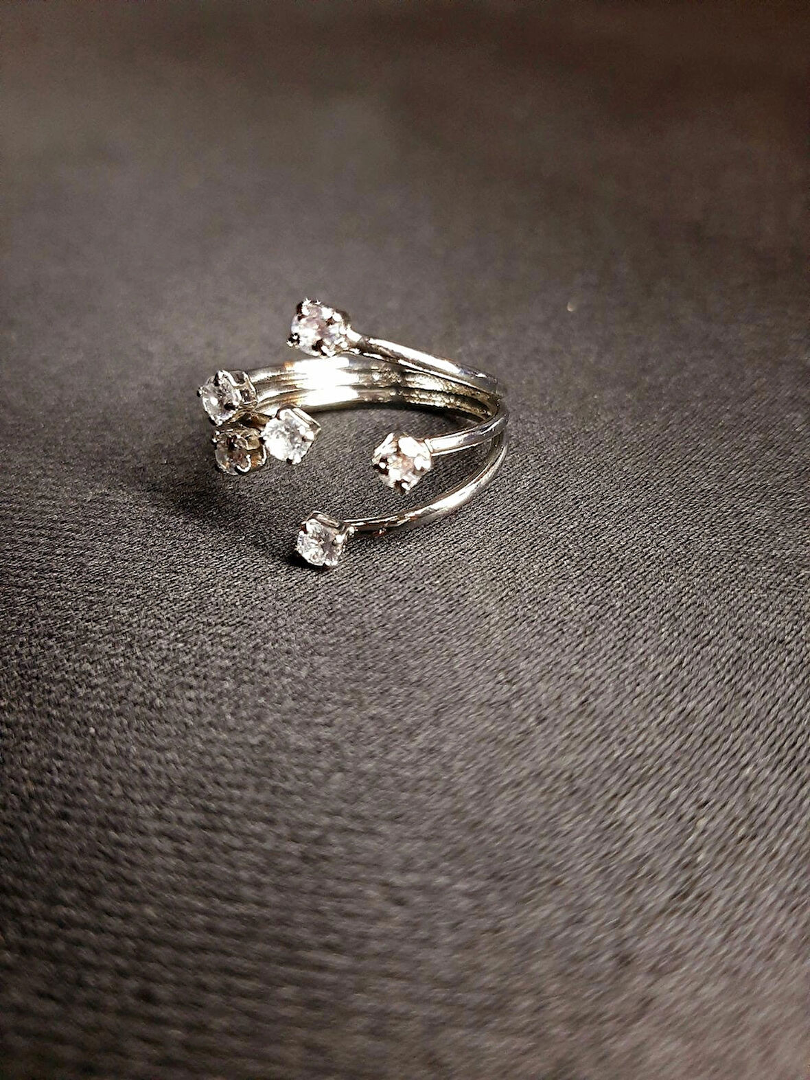 MRYart 6 Zirkon Taşlı Yüzük Gümüş Rengi Parmağınıza Zariflik Katın