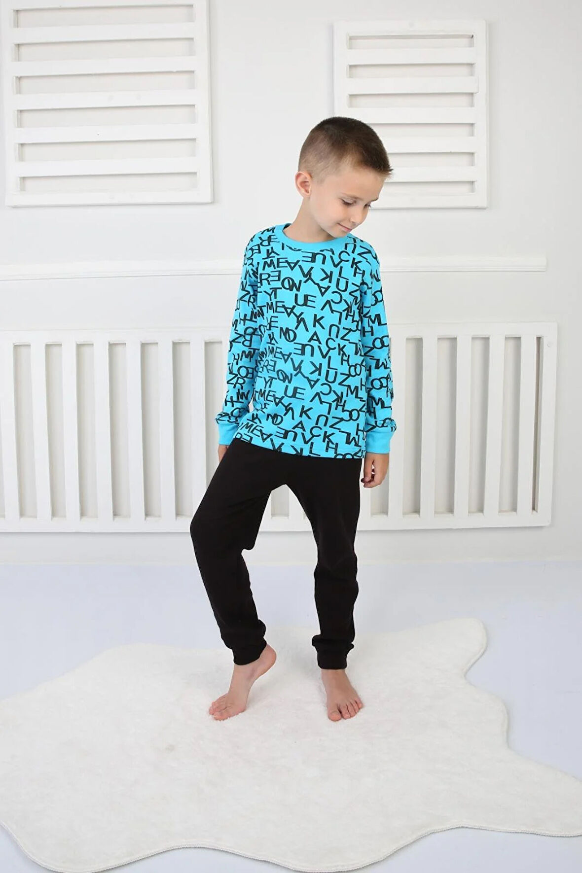 Harf Desenli Sweatshirt ve Siyah Pijama Takımı Turkuaz 8-12