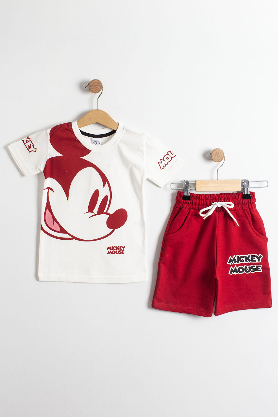 Mickey Mouse Baskılı T-Shirt ve Şort Takımı Kırmızı 3-10