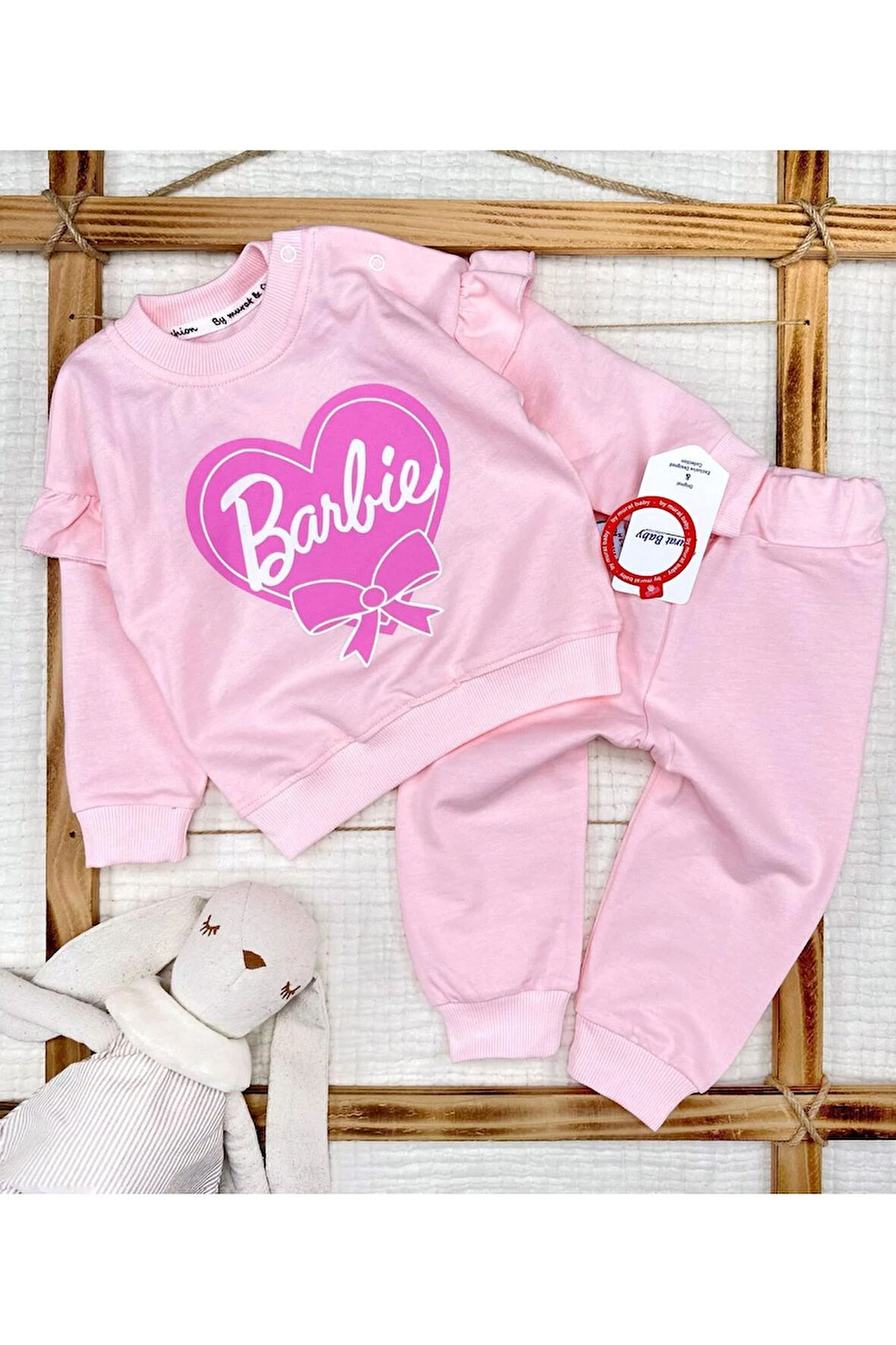 Kız Bebek Barbie Baskılı Fırfır Detaylı Pamuklu Pembe Alt Üst Takım