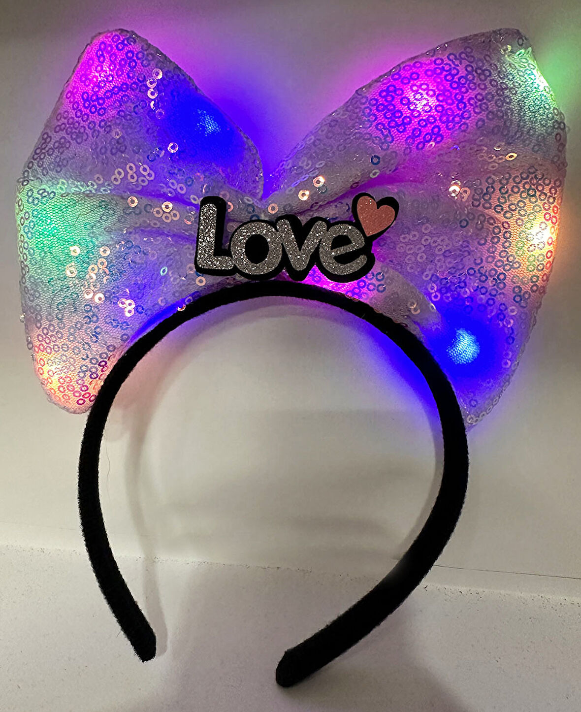 KENPAZAR Led Işıklı 3 Farklı Fonksiyonda Yanan Gümüş Love Yazılı Lila Fiyonk Taç 20X17 cm
