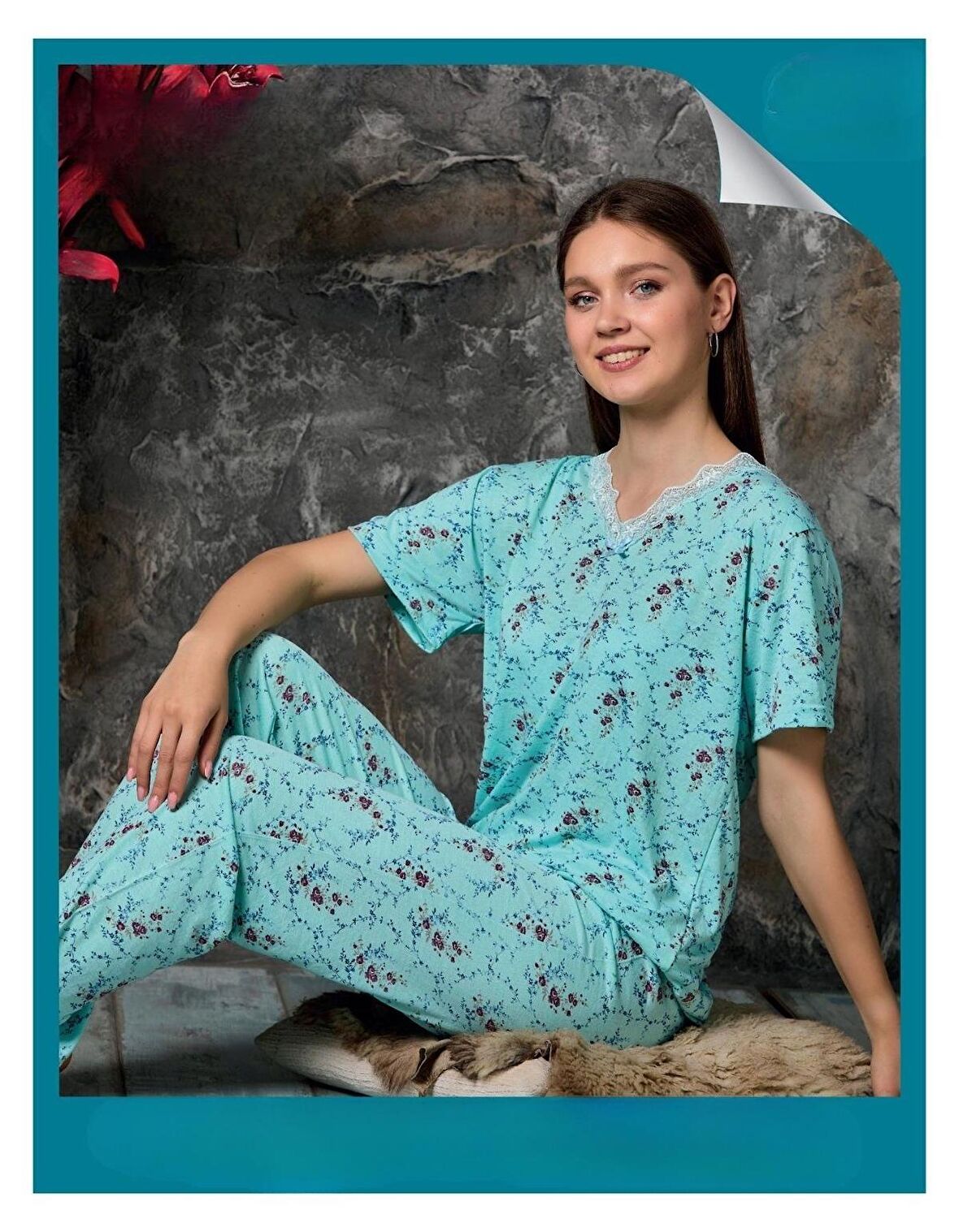 Sude Kadın Bambu Yakası Nakışlı V Yaka Kısa Kol İnce Pijama Takımı P300/312 - 1 Adet