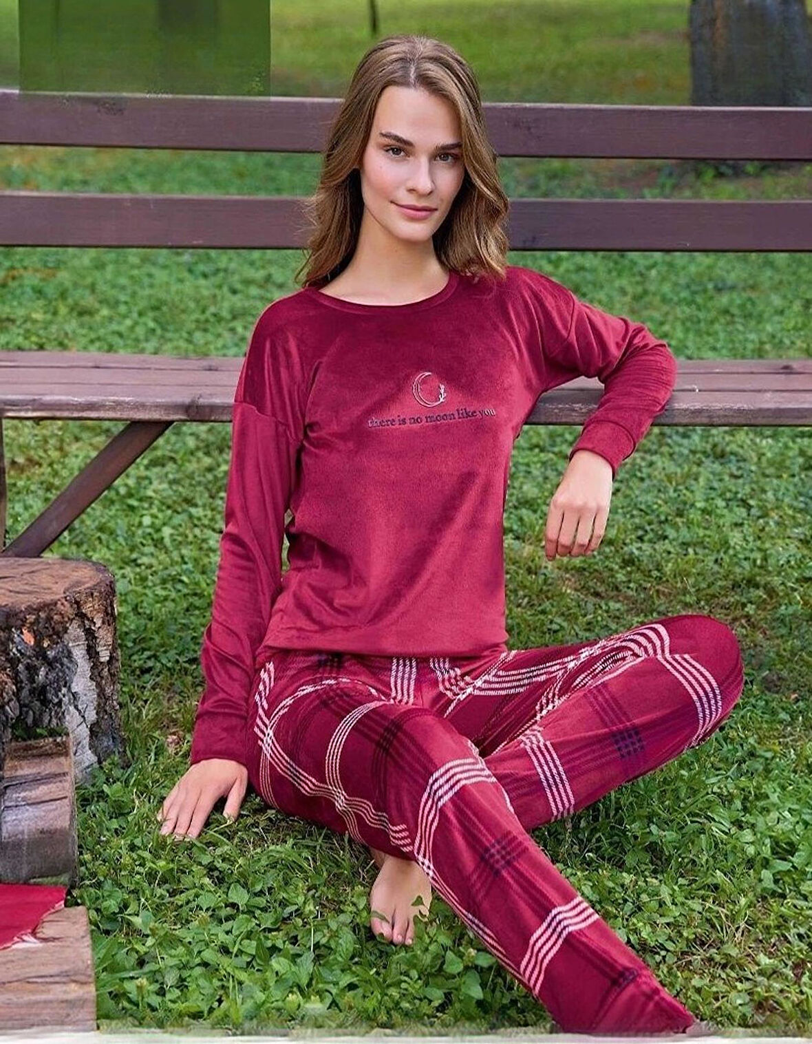 Pijamoni Kadın Kışlık Bisiklet Yaka Likralı Kadife Pijama Takımı 4210/2- 1 Adet