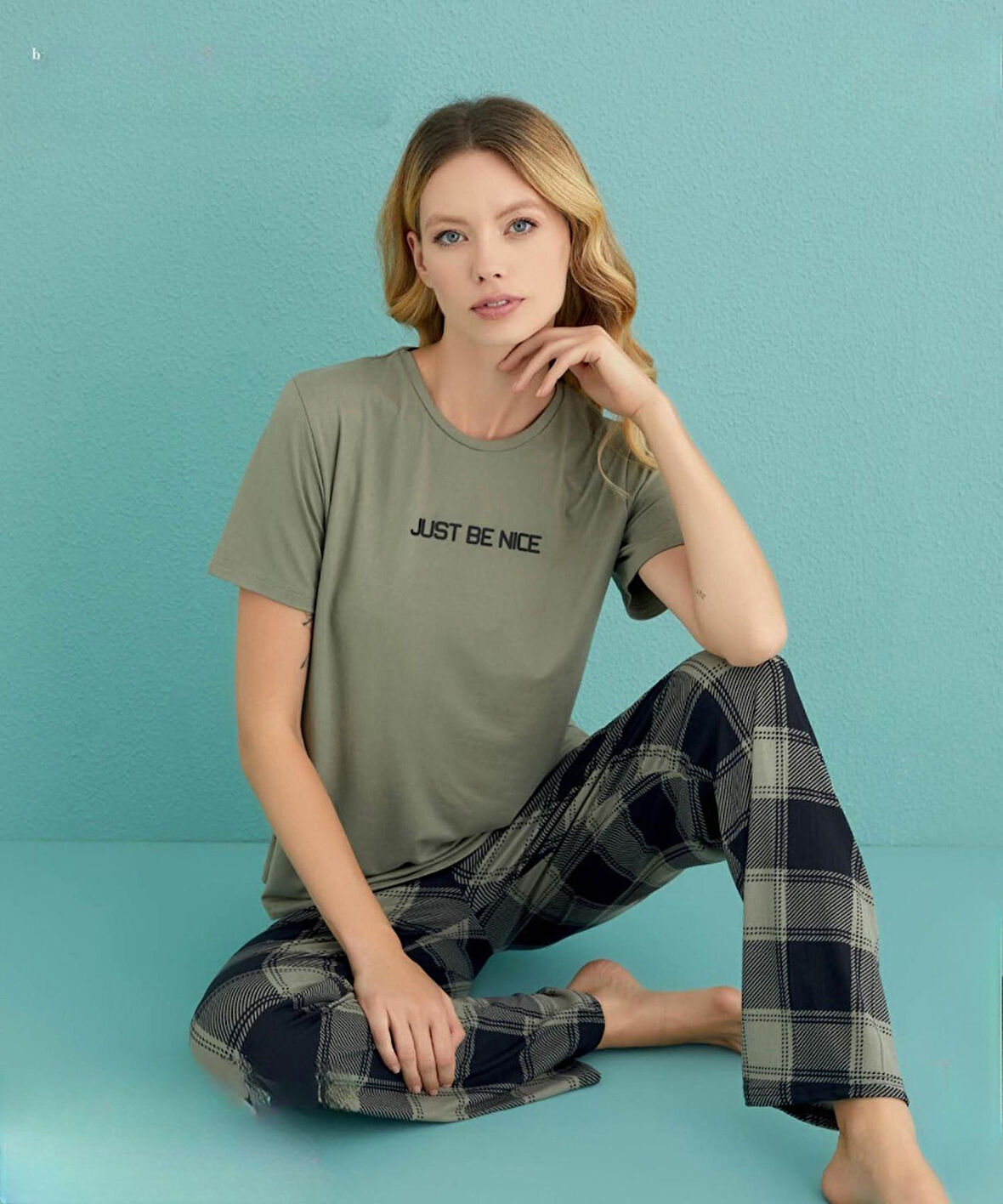 Mihra Kadın Bisiklet Yaka MİLAN Likralı Kısa Kol Pijama Takımı 50107/100 - 1 Adet