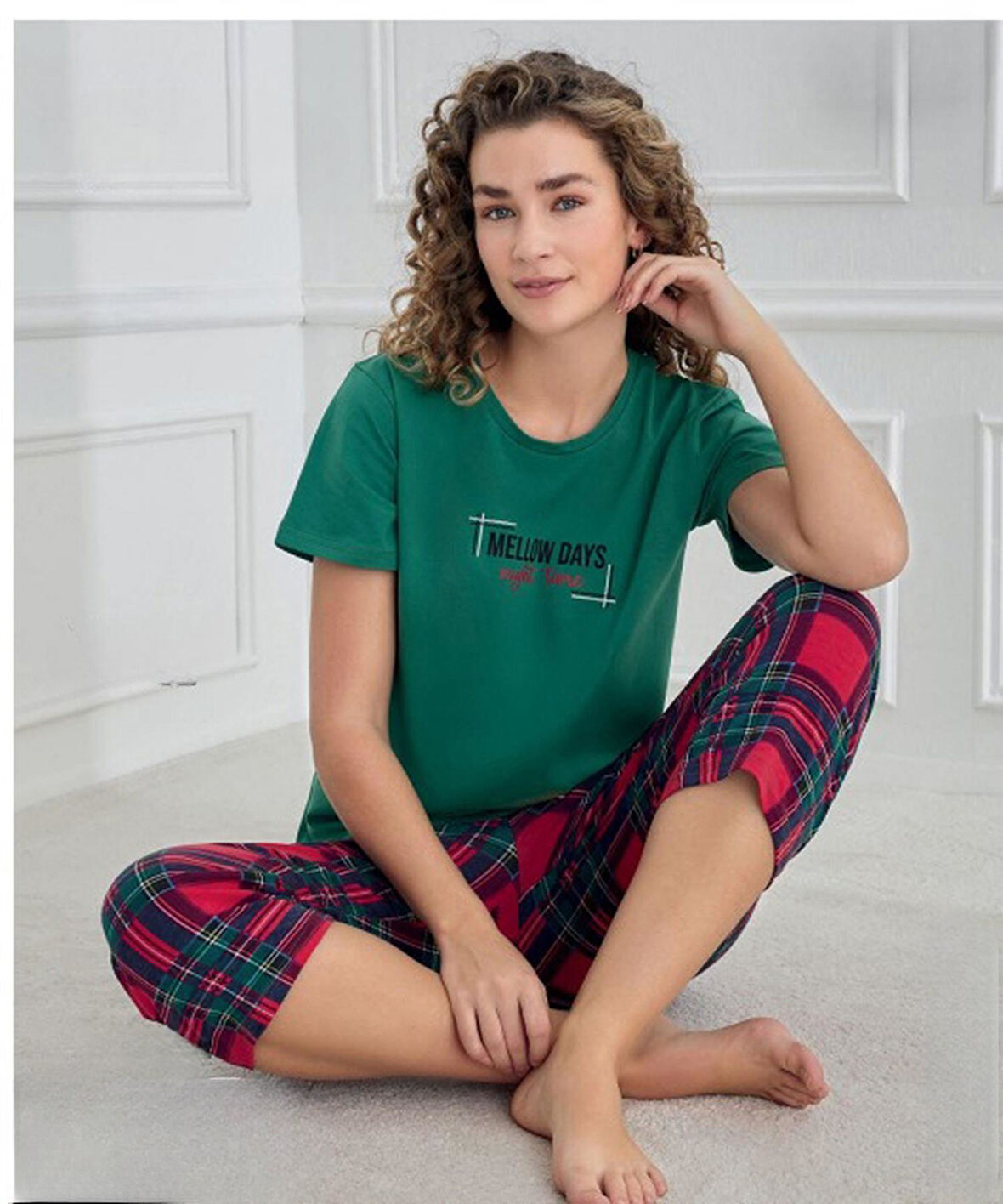 Mihra Kadın Bisiklet Yaka COMPACT PENYE Likralı KAPRİ Kısa Kol Pijama Takımı 90753Y - 1 Adet