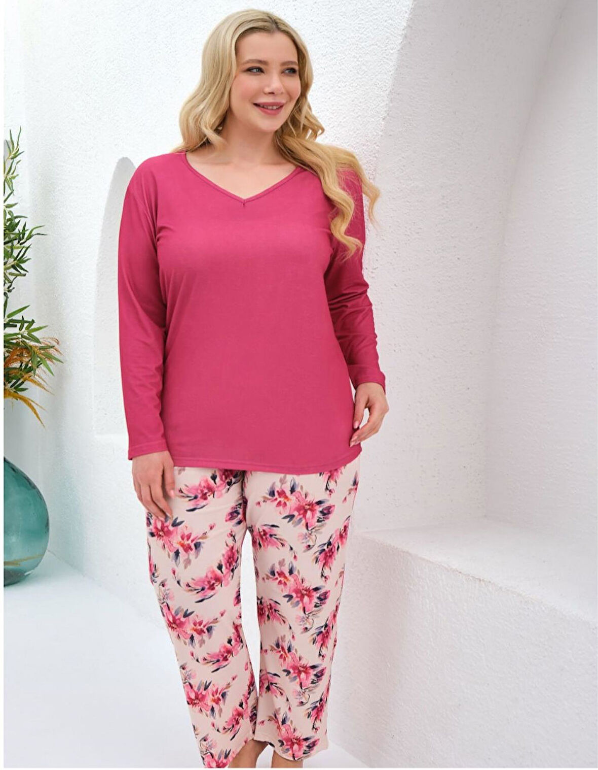 Baha Perfect Club Kadın Büyük Beden V Yaka Uzun Kol Pijama Takımı 4378- 1 Adet