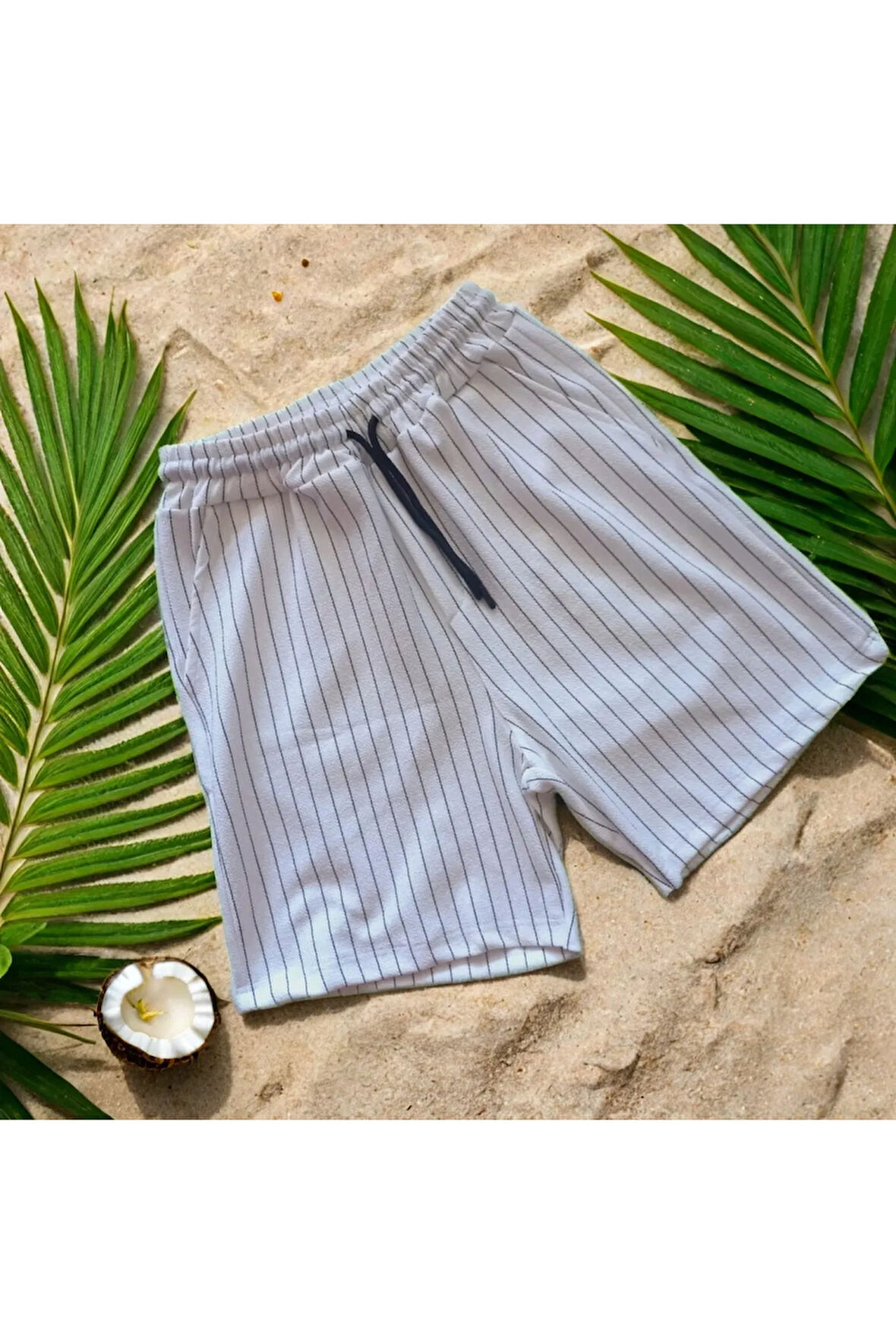 Alaçatı Stili, Premium Kalite, Krep Kumaş, Çizgi Detaylı, Unisex Şort