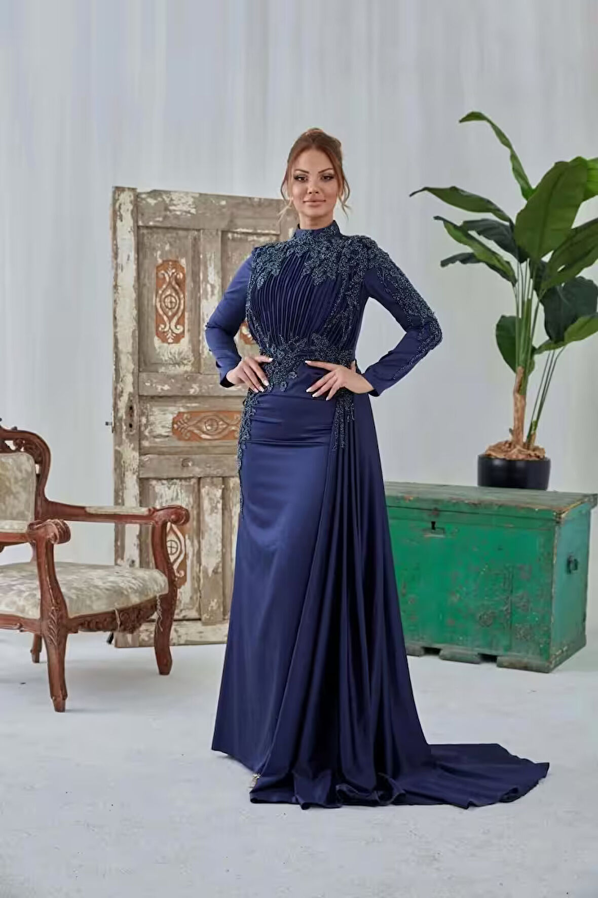 Kuyruklu Saten Abiye Minel