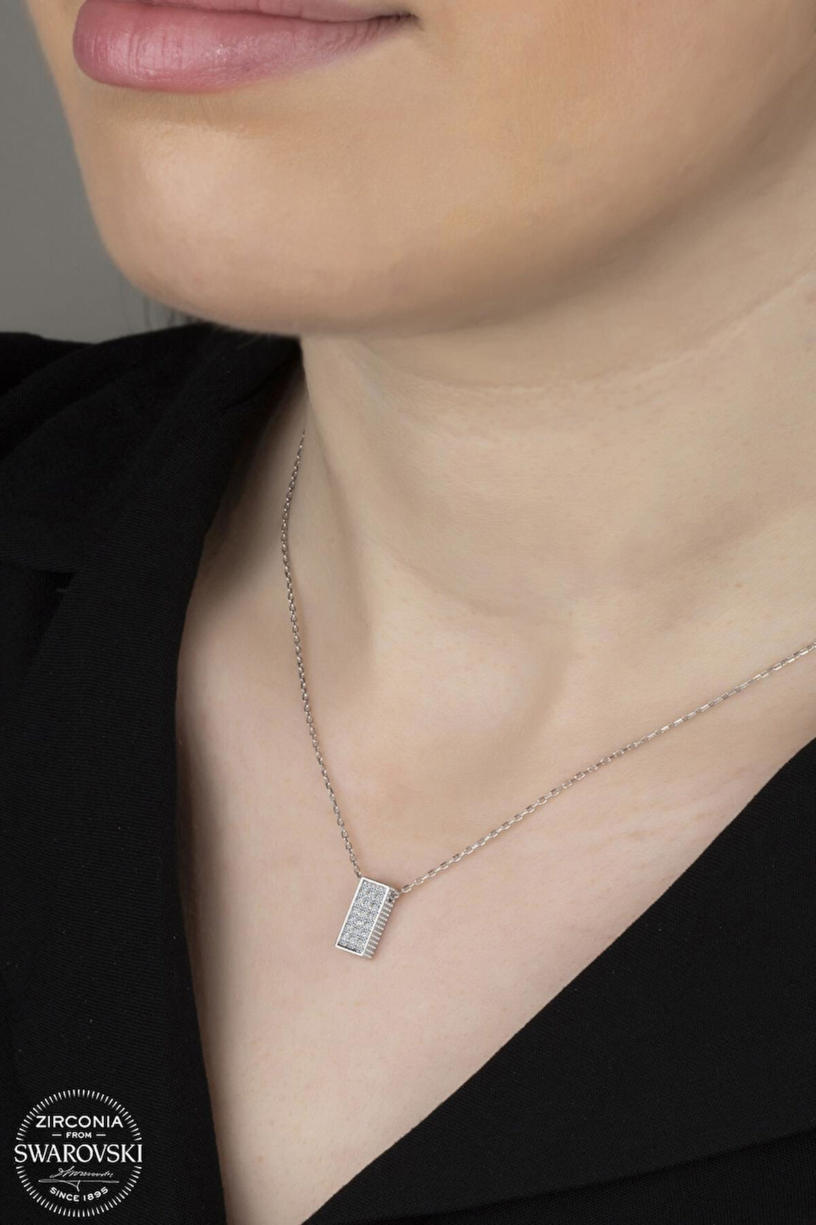 Kutaydan SWR Zirconia Üç Sıralı Dikdörtgen Kadın Gümüş Kolye
