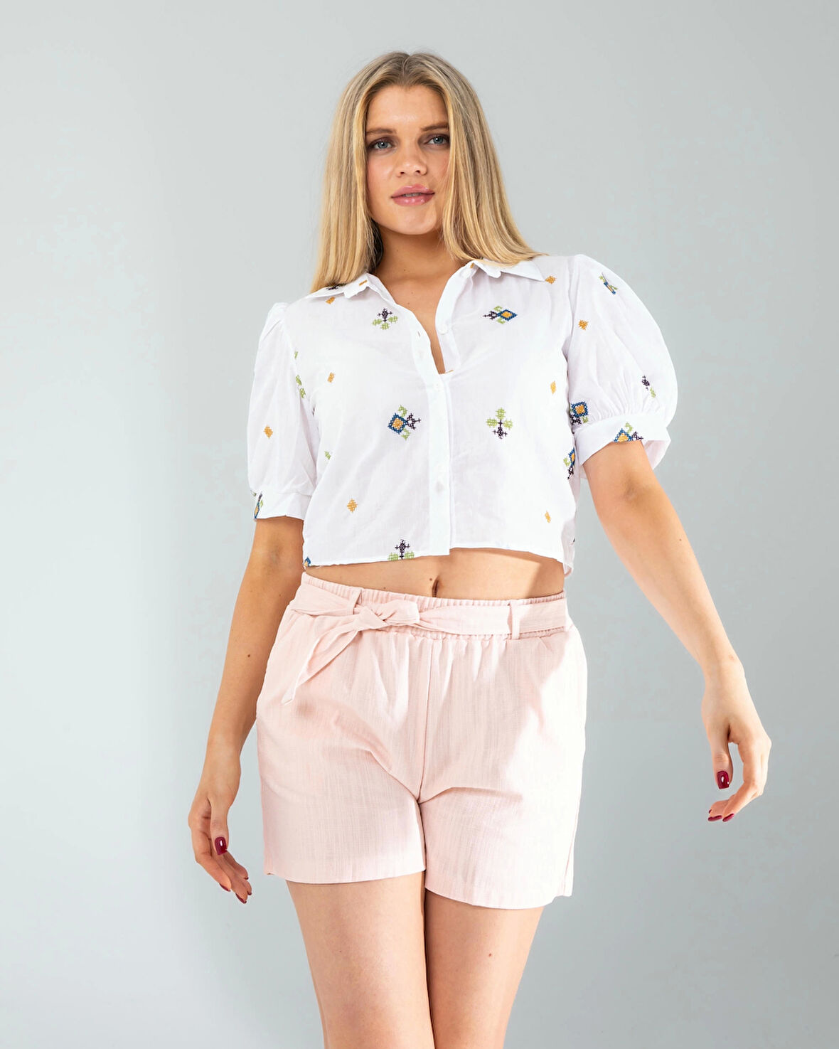 Etnik Desen Nakışlı Gömlek