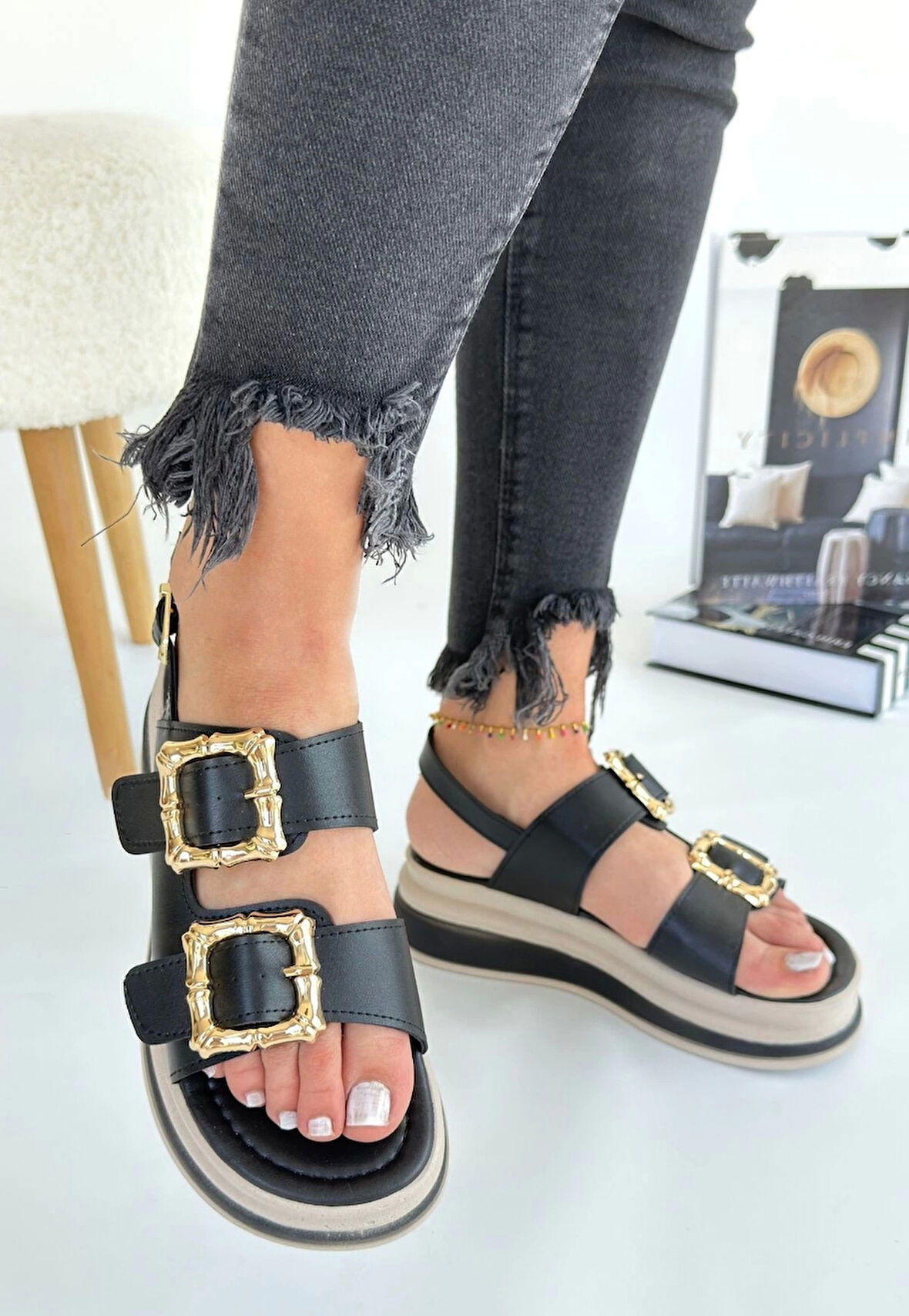 Stan Siyah Cilt Sandalet