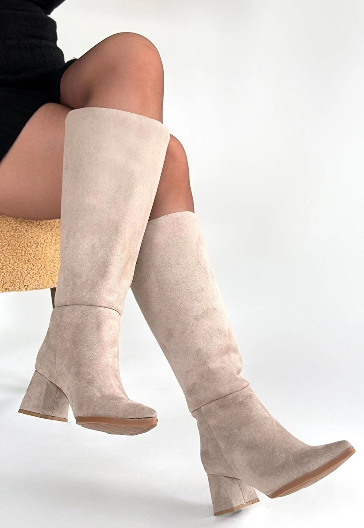 Roksa Bej Süet Topuklu Çizme
