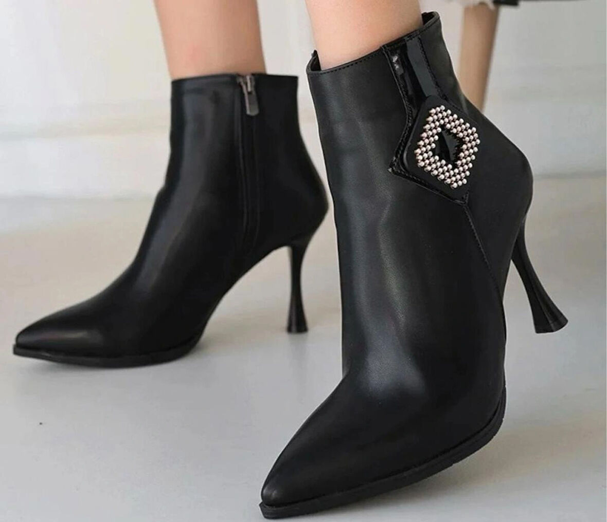 SİYAH CİLT TOPUKLU BOT