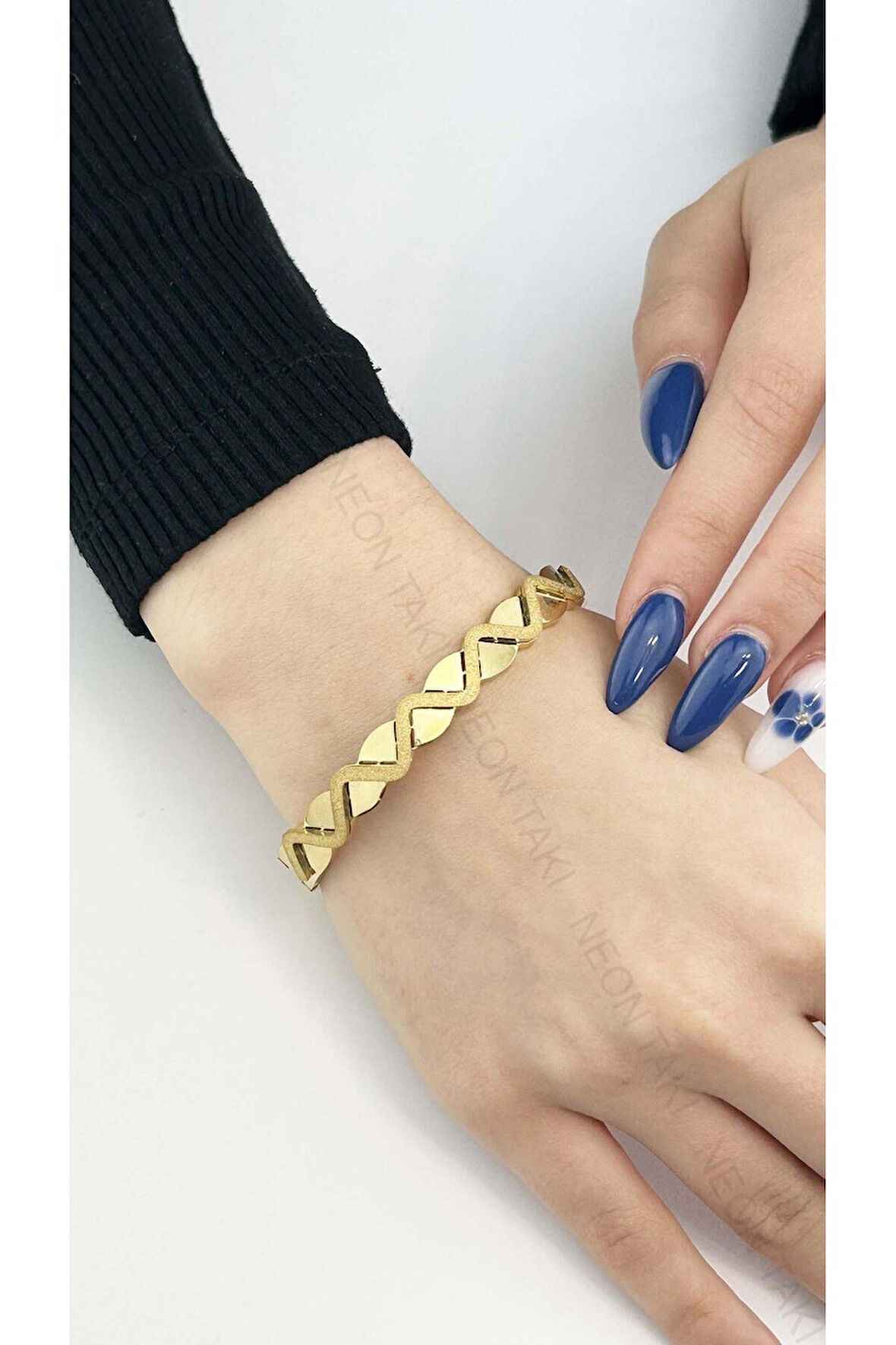 Zikzak Figürlü, Paslanmaz Çelik Kelepçe Bileklik 59, Altın Renk