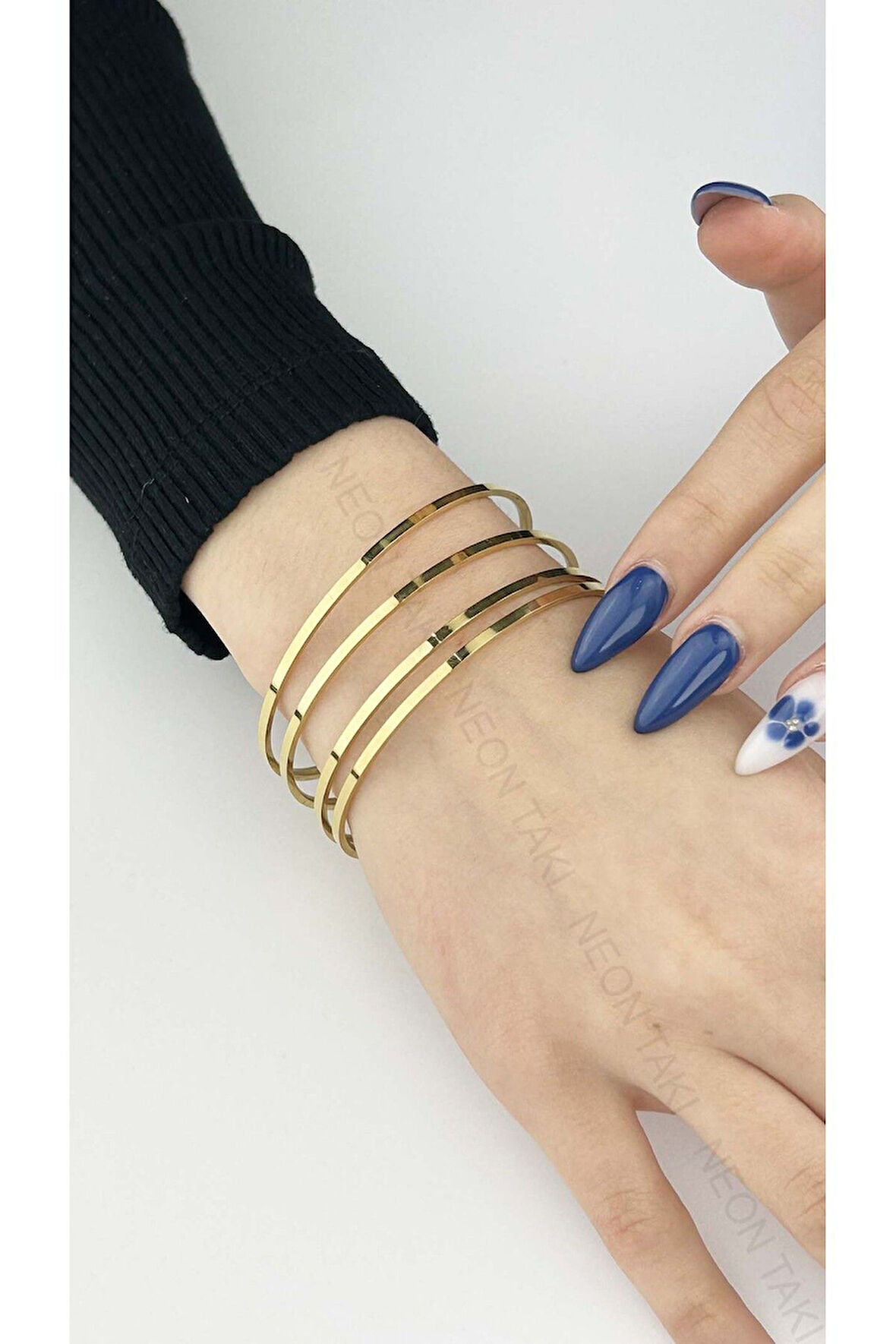 4lü Kare Profil, Paslanmaz Charm Taşıyıcı Ajda Bilezik 134, Çap 65mm, Altın Renk