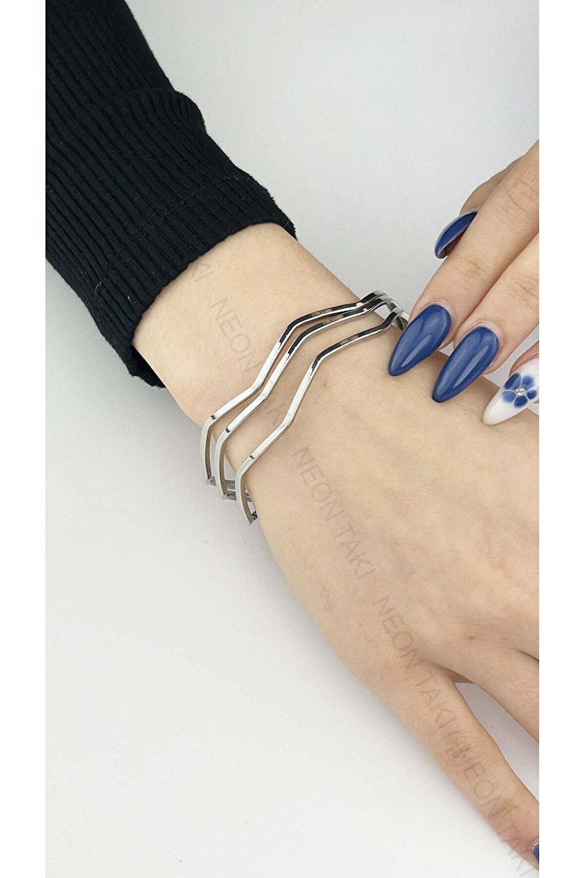 Ajda Bilezik, 3 adet, Kare Zik Zak form, Paslanmaz Charm Taşıyıcı Bileklik 160, Çap 65Mm, Gümüş Renk