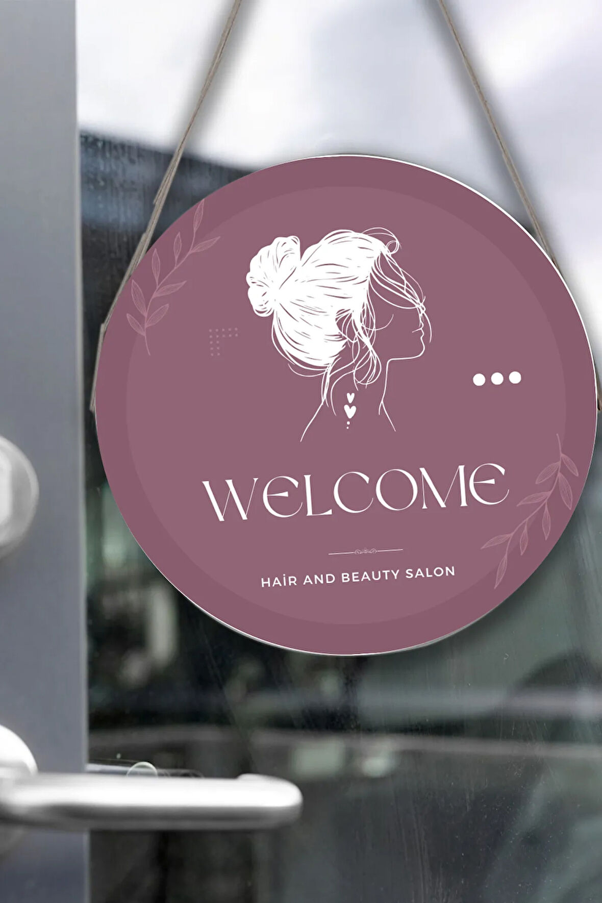 Güzellik Salonu Cam Kapı Pano Karşılama Tabelası, Kadın Kuaför Dükkan Süsü, Askılı Cam Kapı Tablosu