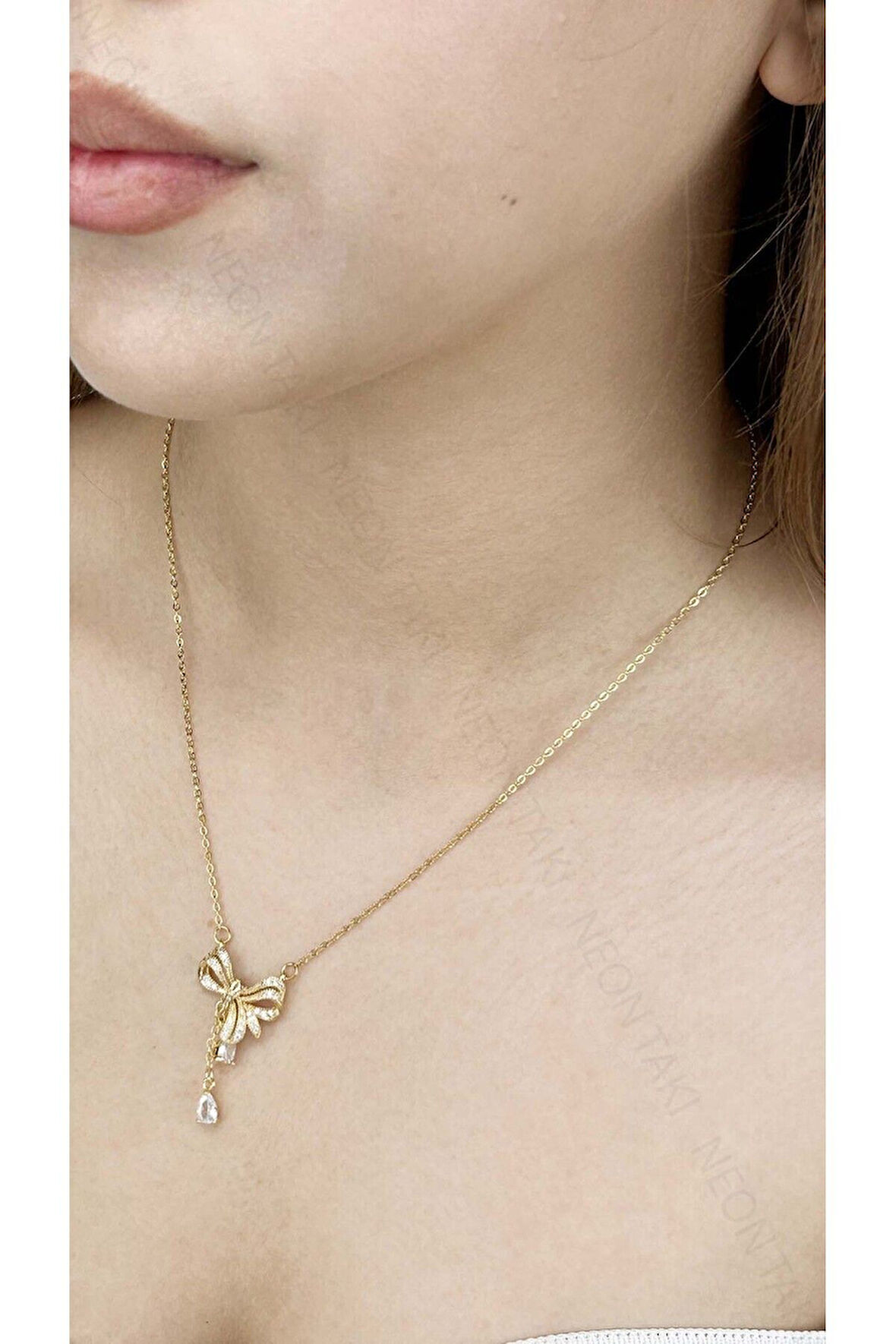 Zirkon Taşlı, Kurdela figürlü, Paslanmaz Çelik Kolye 379, Altın Renk