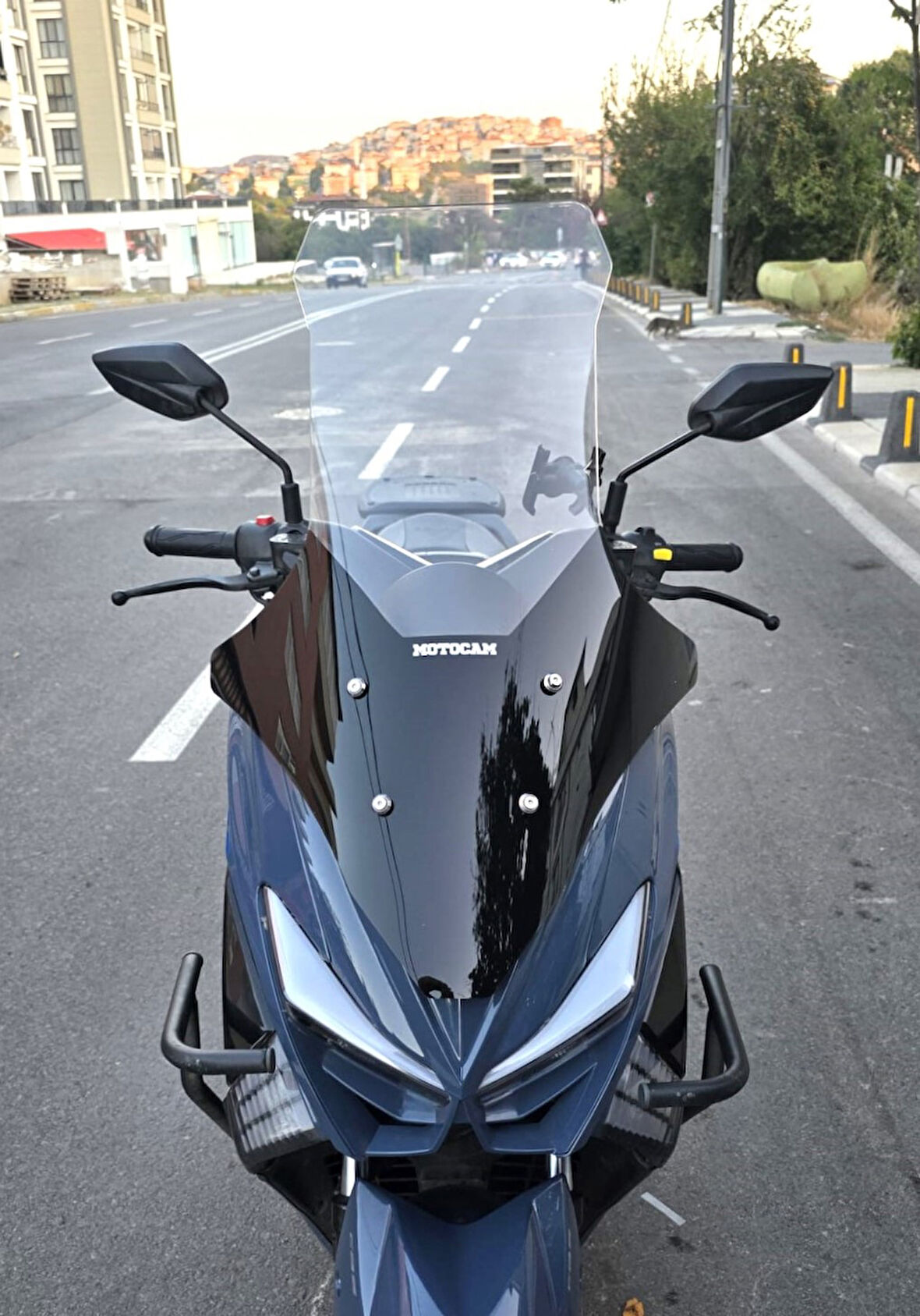 MOTOCAM Küba Newcity 125 Siperlik Ön Cam 2023-2025 Model 78cm Şeffaf Renkli 4mm UZUN VE GENİŞ