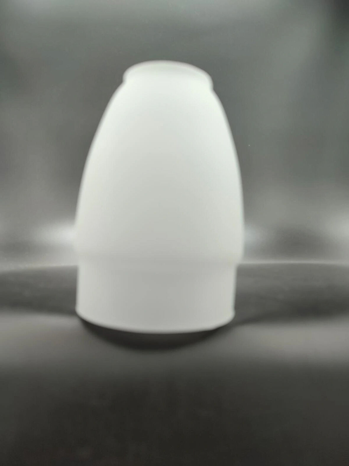KÜÇÜK AVİZE CAMI.BEYAZ RENKTE.Mum ampule göre (E.14) (Duy yuvası:3.00cm-h:11.00cm)