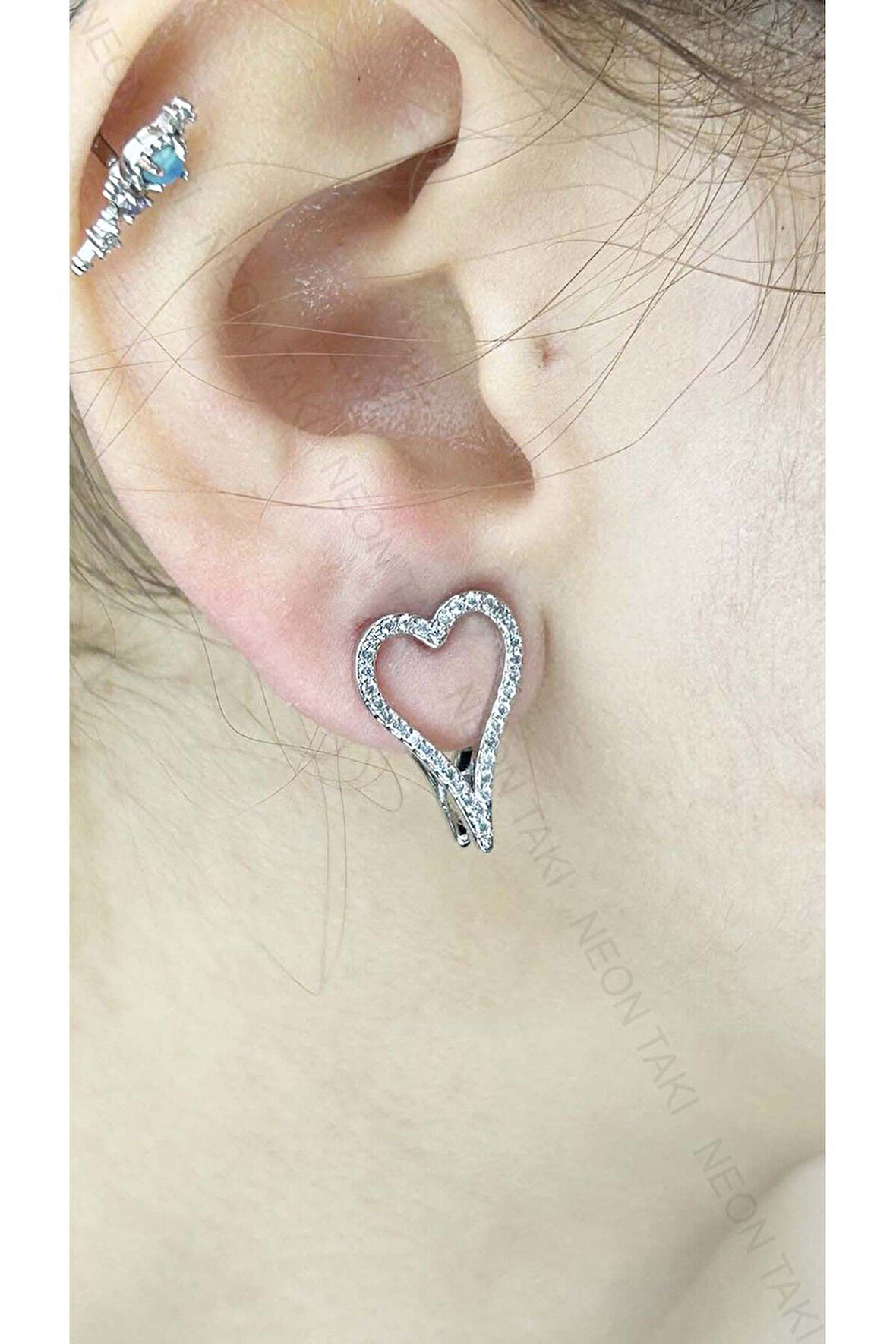 Zirkon Taşlı içi Boş Kalp Vip Küpe 599, Gümüş Renk