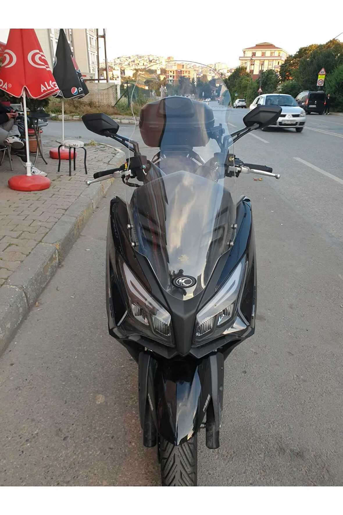 Kymco Xtown 250 İ Ön cam 2020 2024 Model Yılı 83cm Şeffaf Renk 4mm Uzun ve geniş