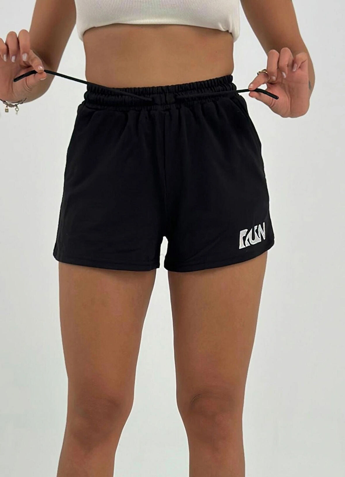 Maison La Femme Kadın Beli Lastikli Nakışlı Siyah Şort