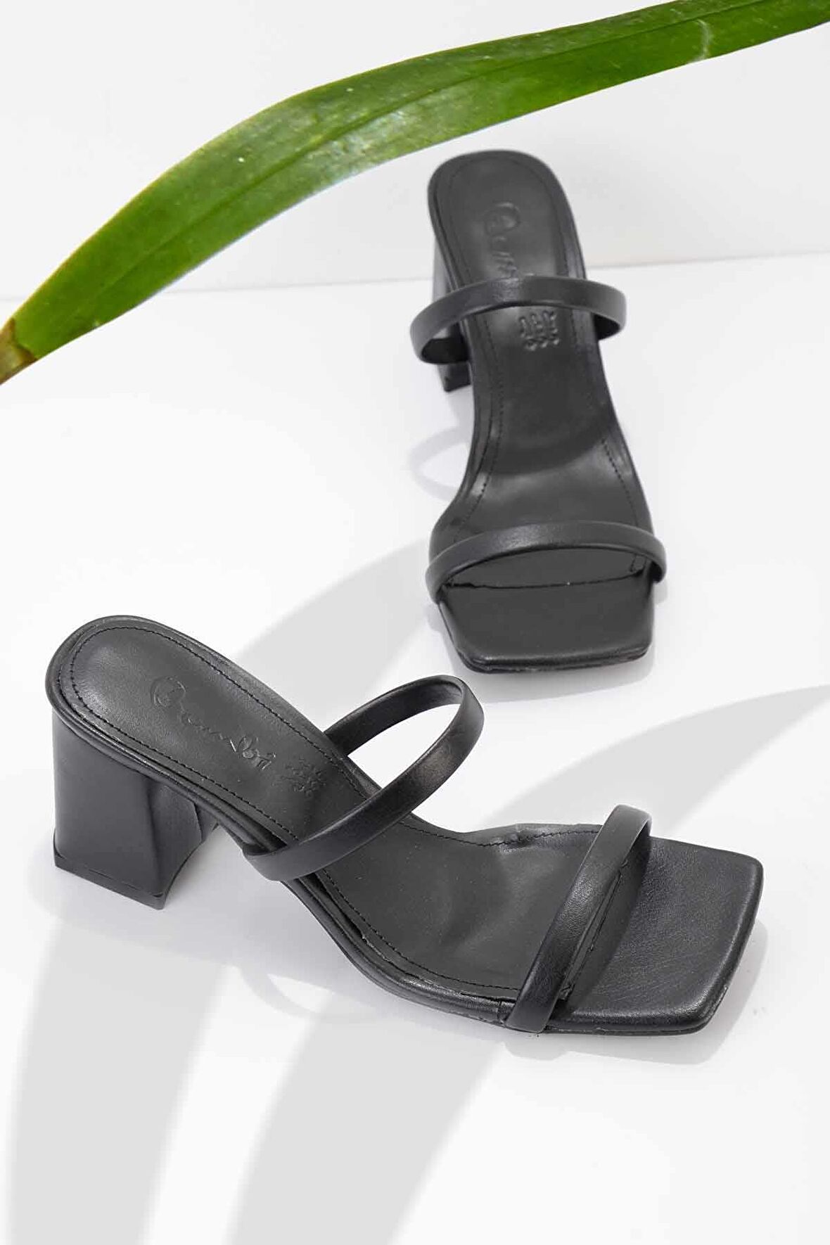 Bambi Siyah  Kadın Terlik K04503531109